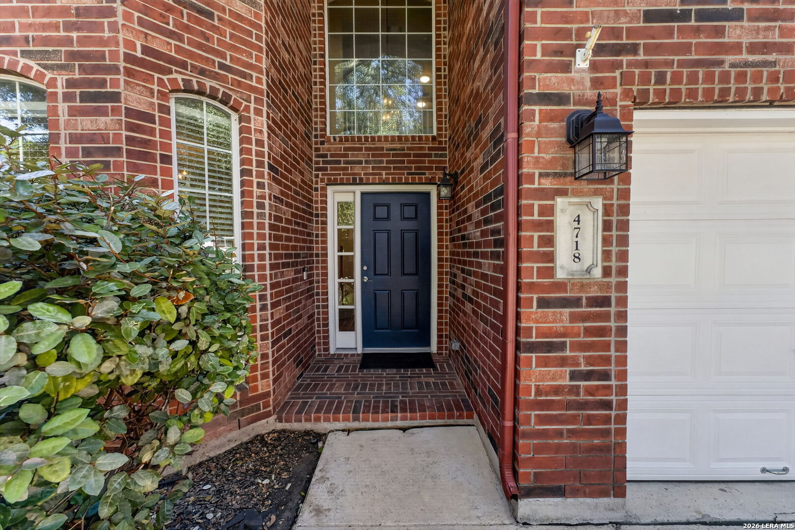 4718 River Rock
