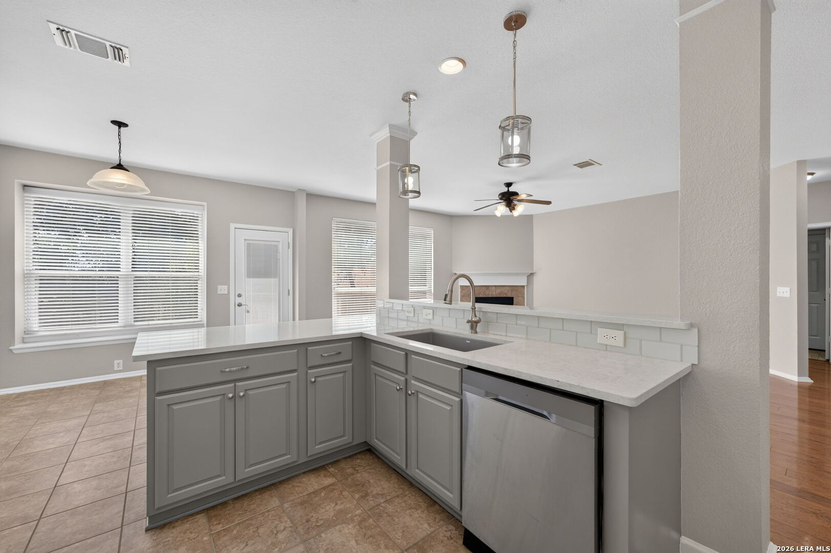 4718 River Rock