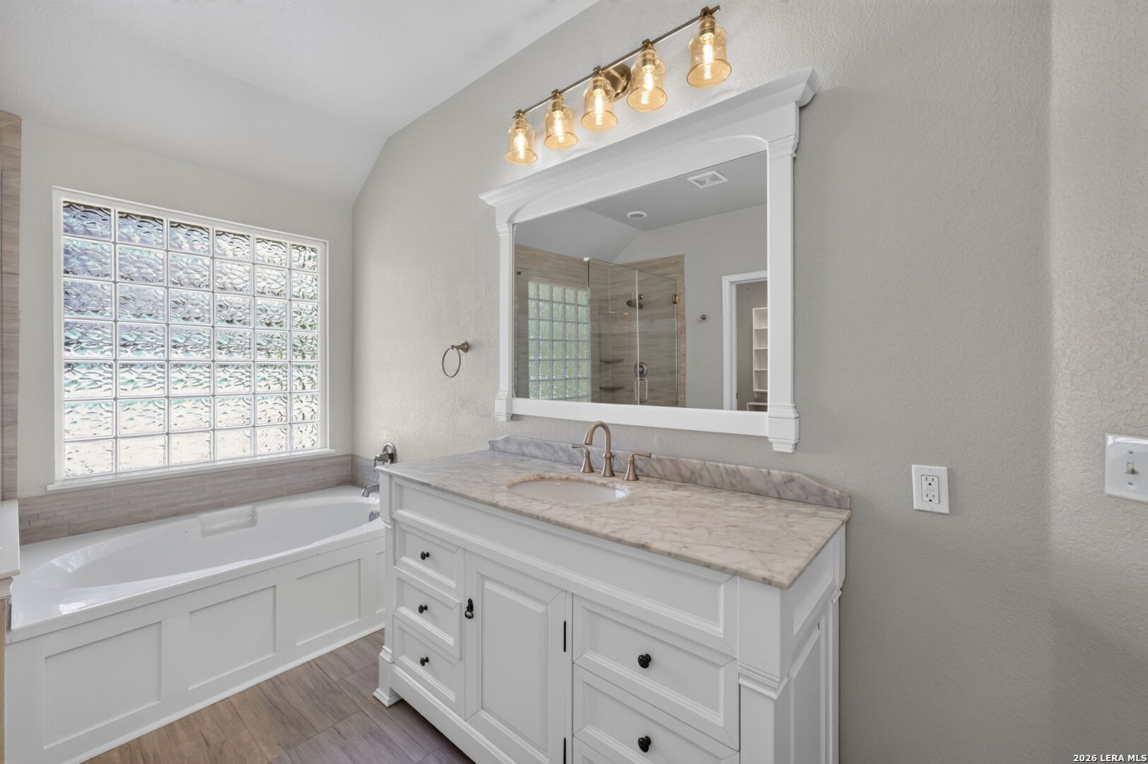 4718 River Rock