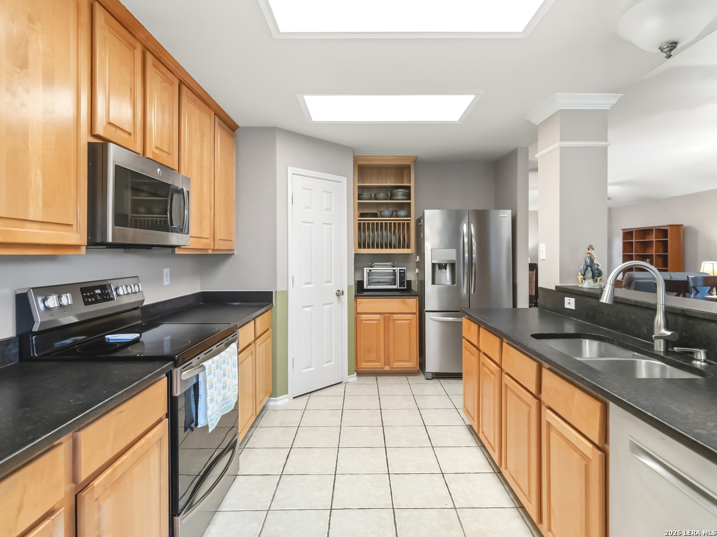 7426 Carriage Bay