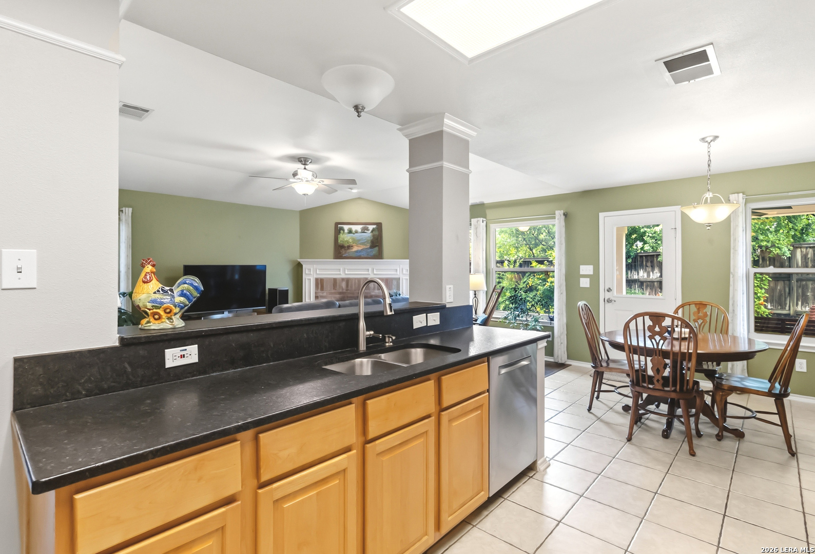 7426 Carriage Bay