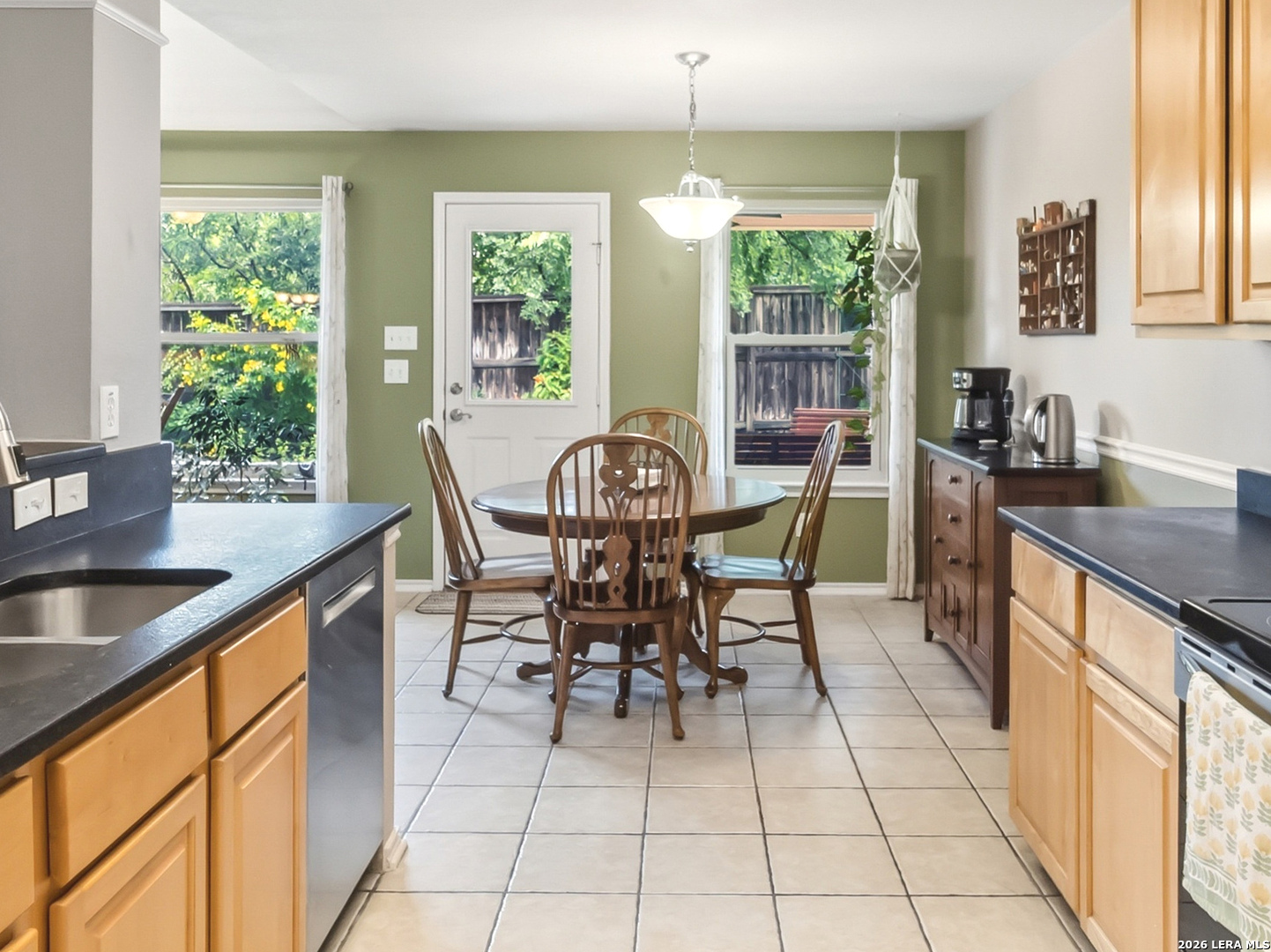 7426 Carriage Bay
