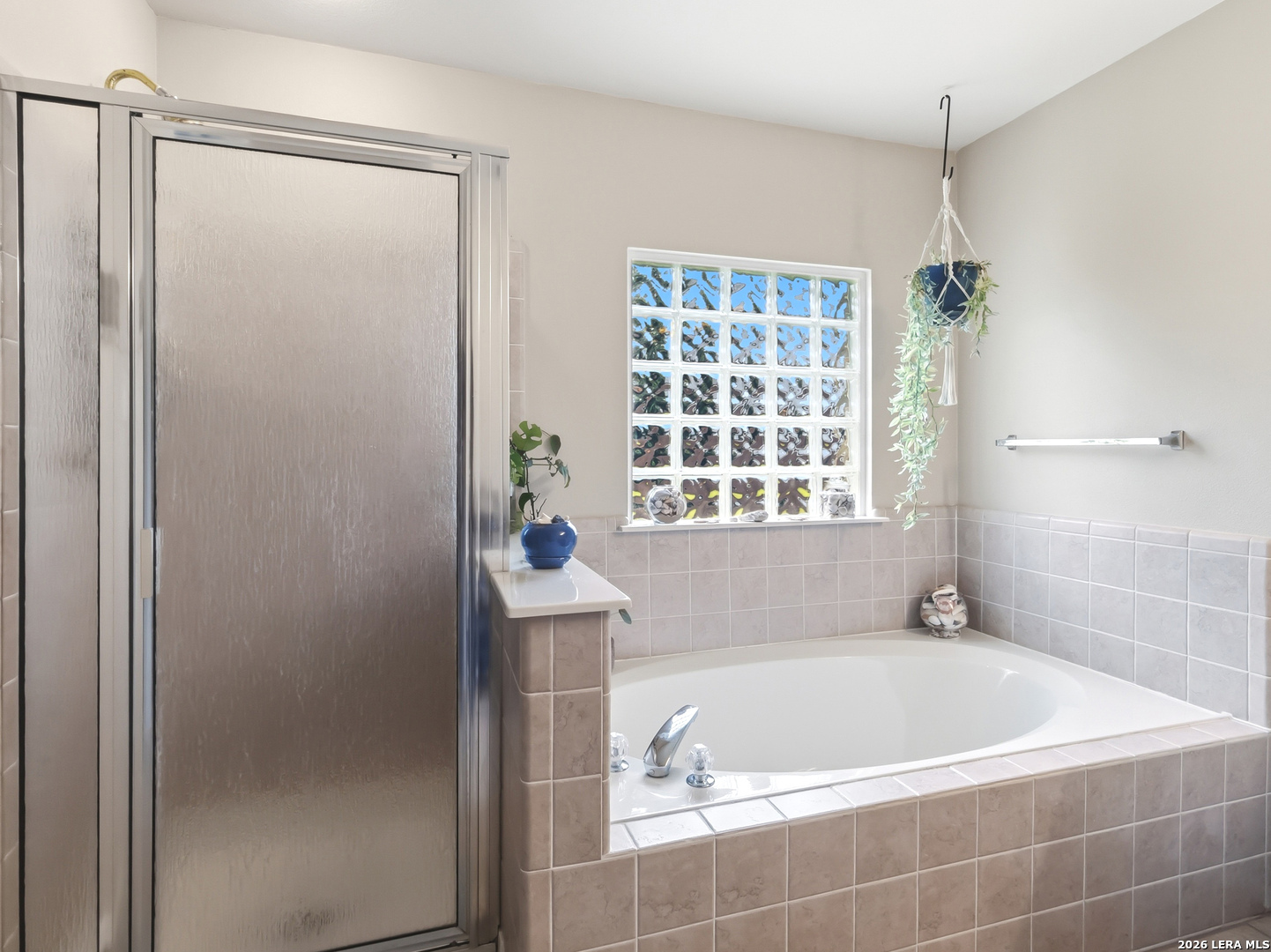 7426 Carriage Bay
