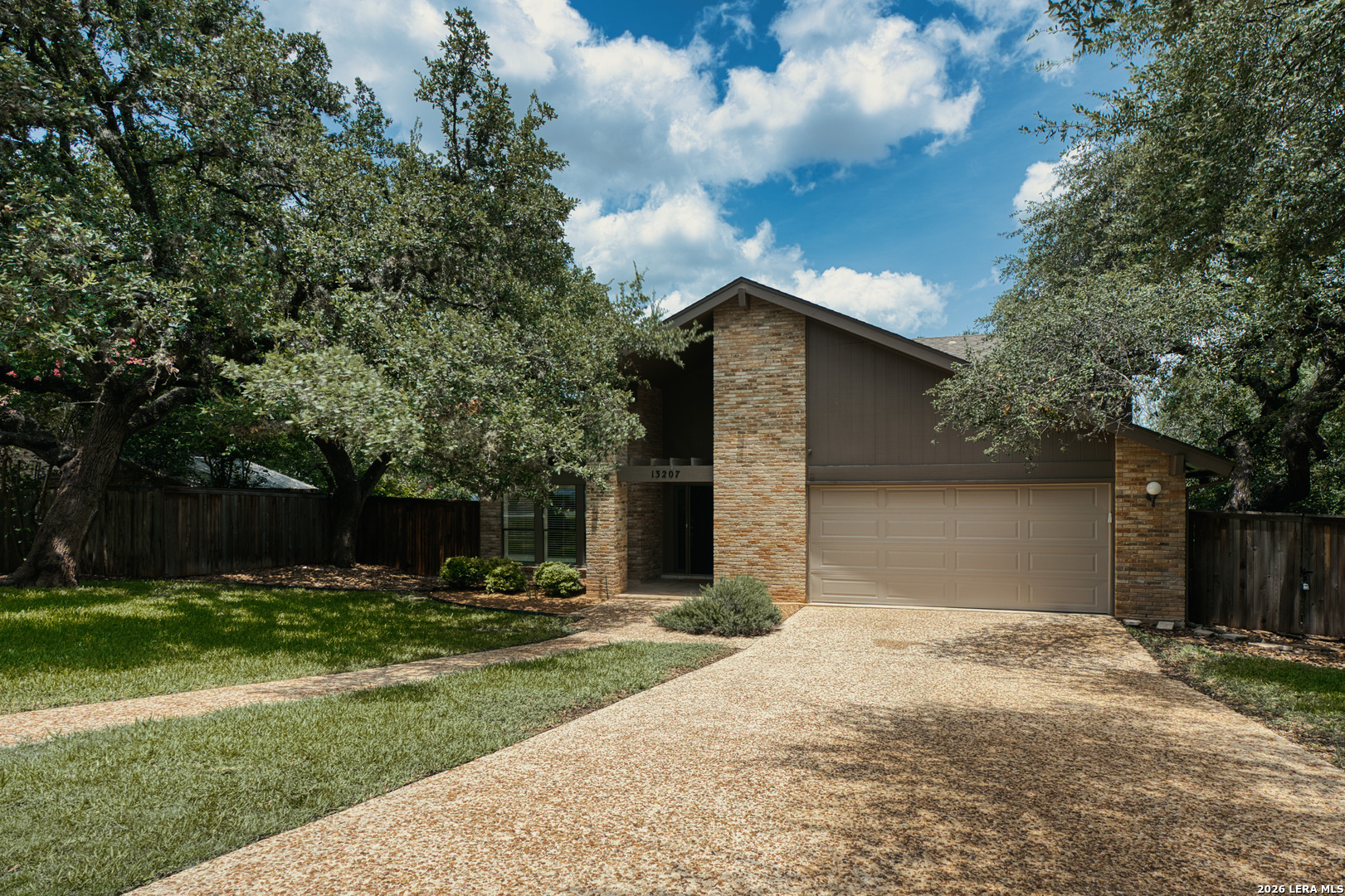 13207 N HUNTERS CIR