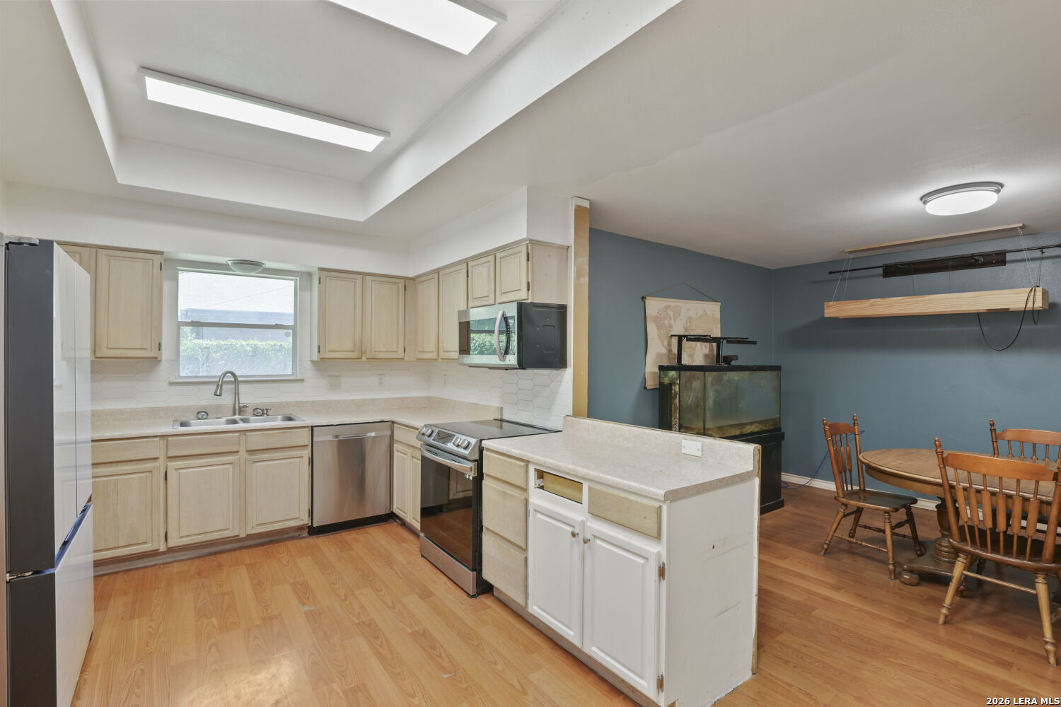 9210 SHADOW LAWN CIR