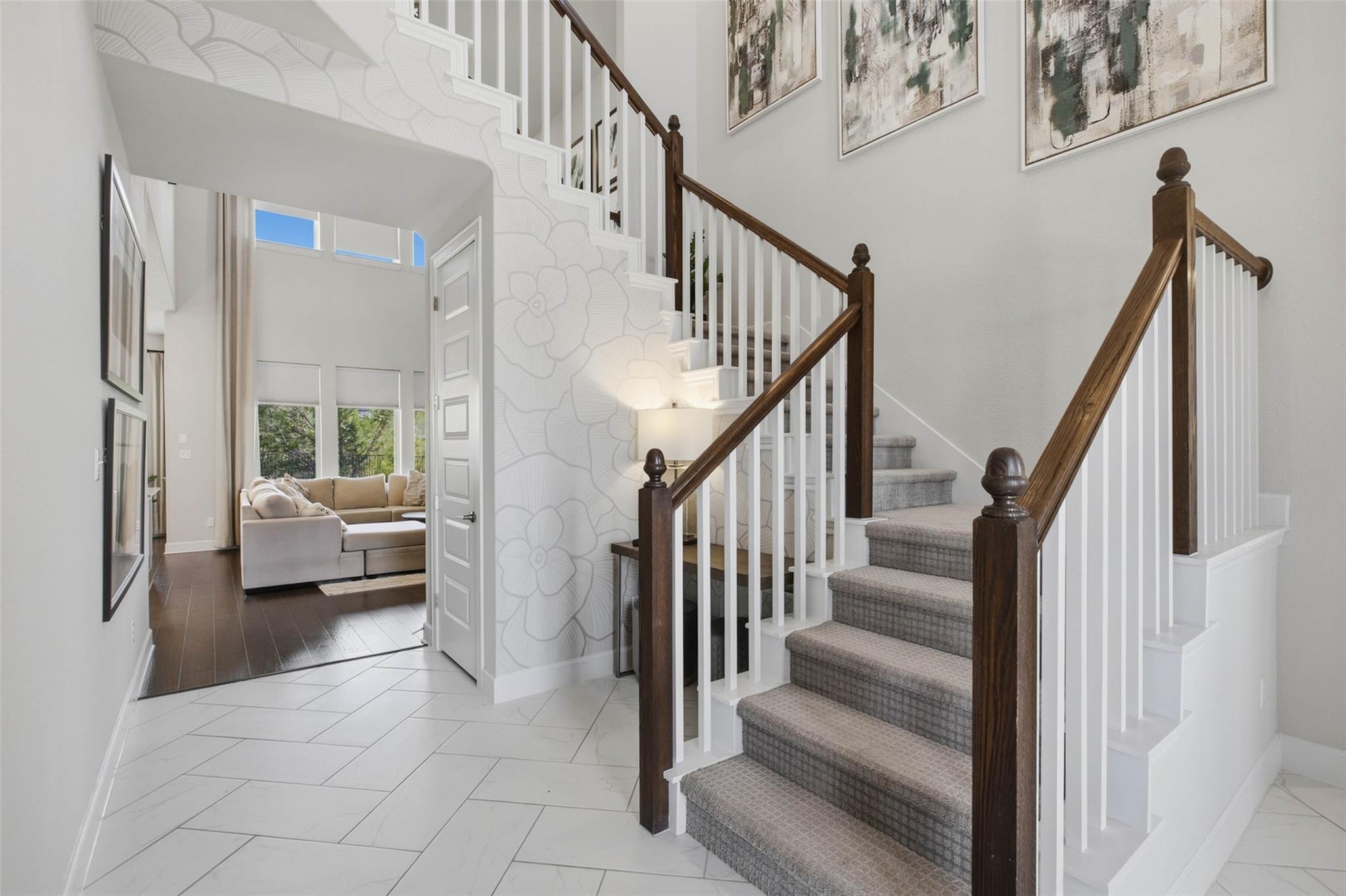 7009 Empresa DR