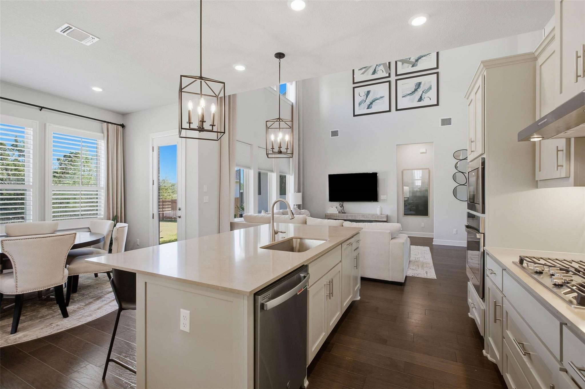 7009 Empresa DR