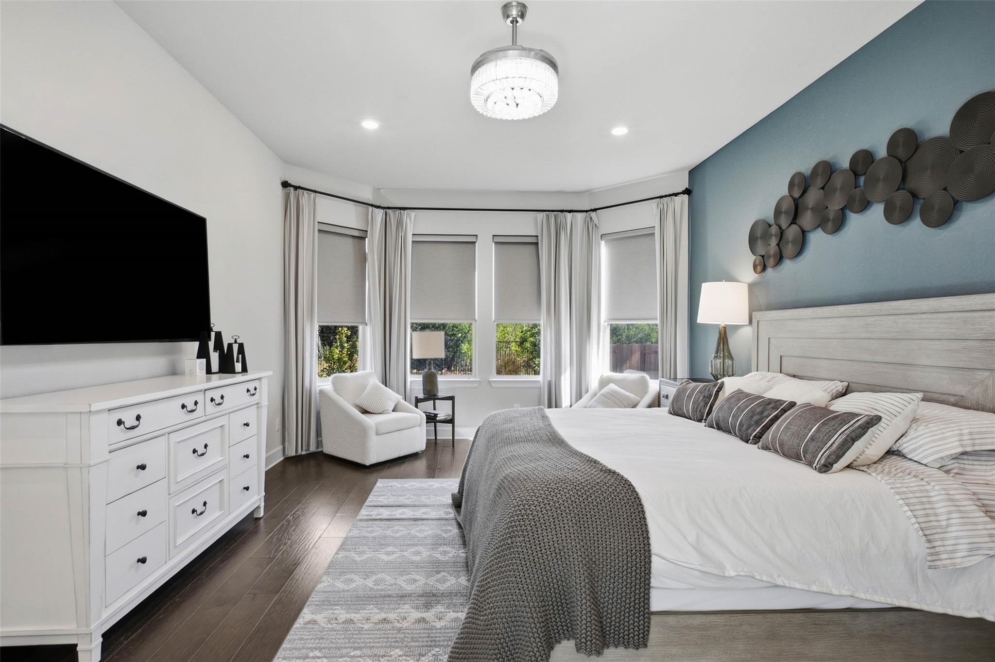 7009 Empresa DR