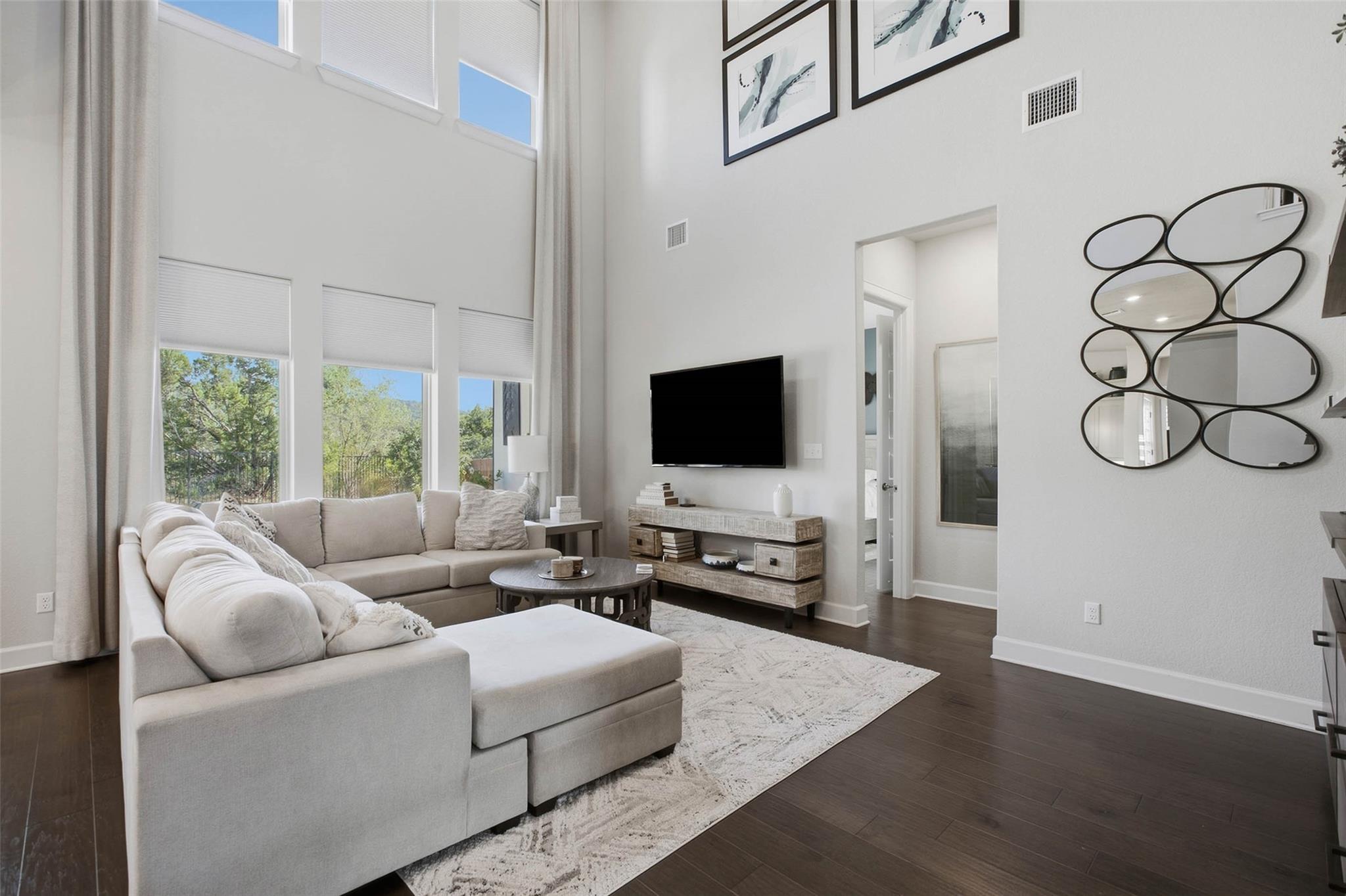 7009 Empresa DR