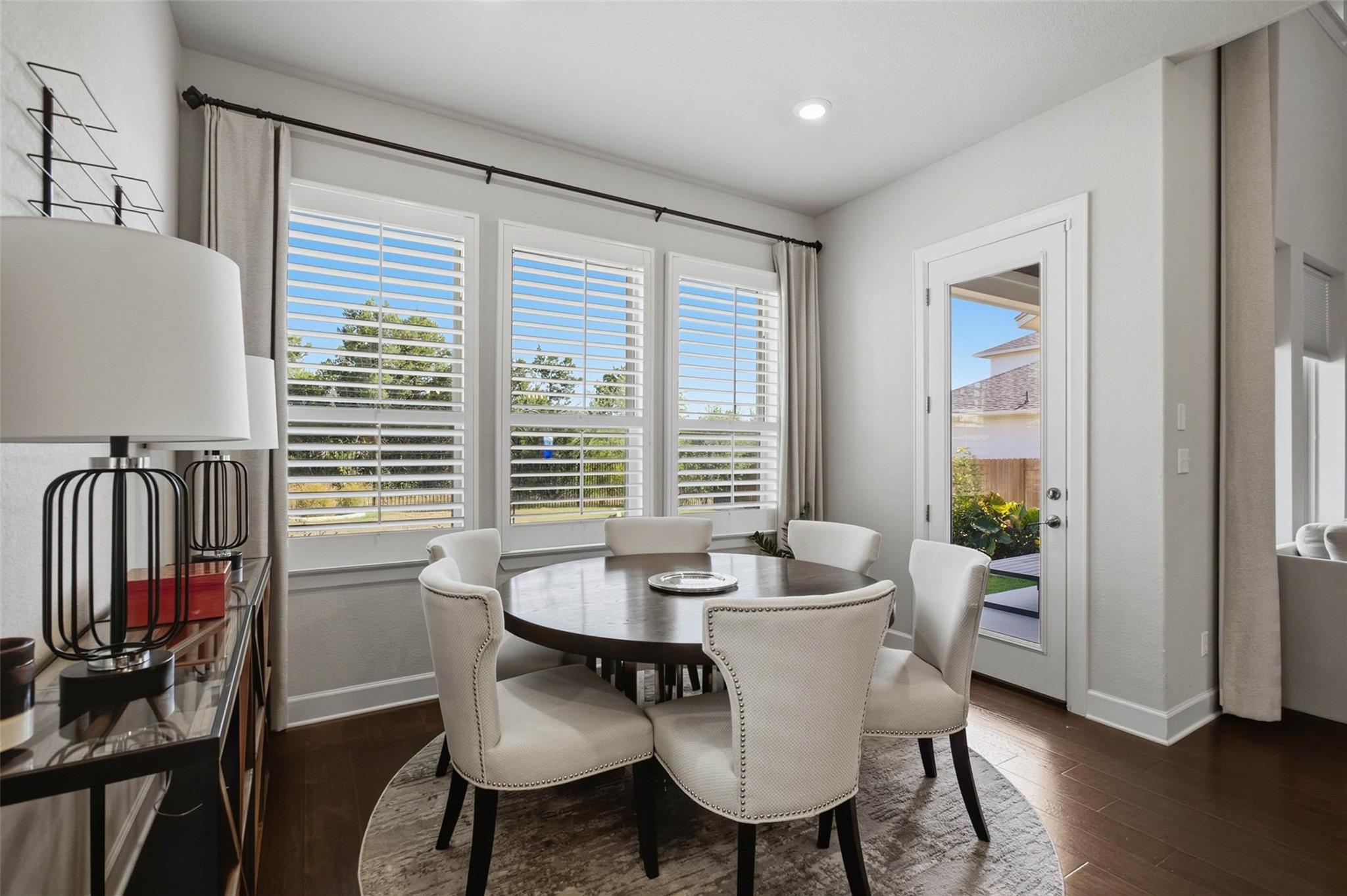 7009 Empresa DR
