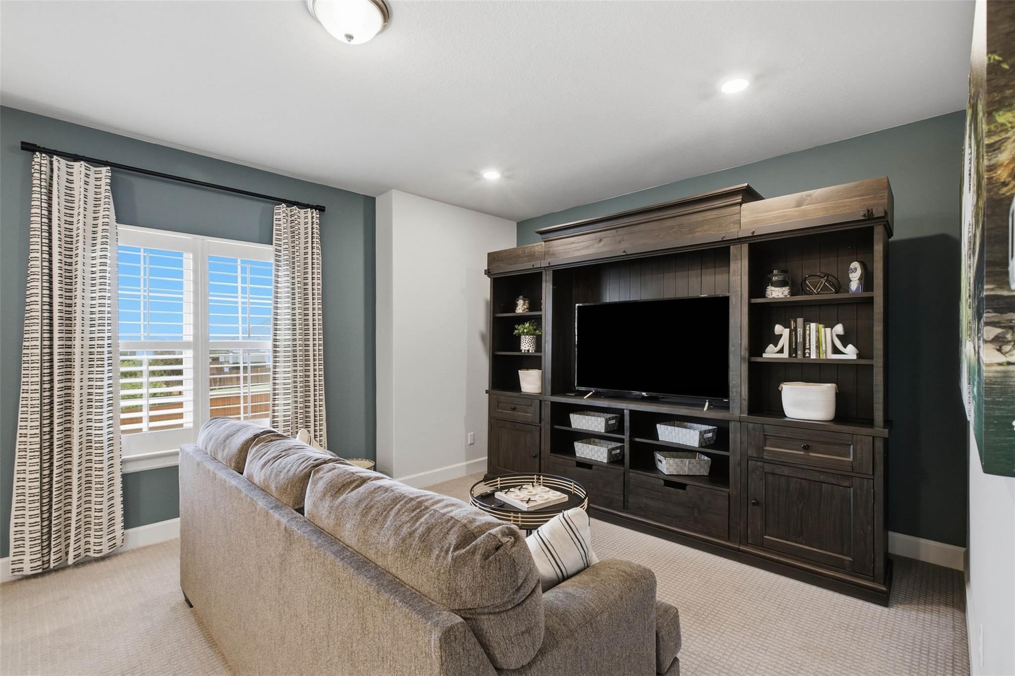 7009 Empresa DR