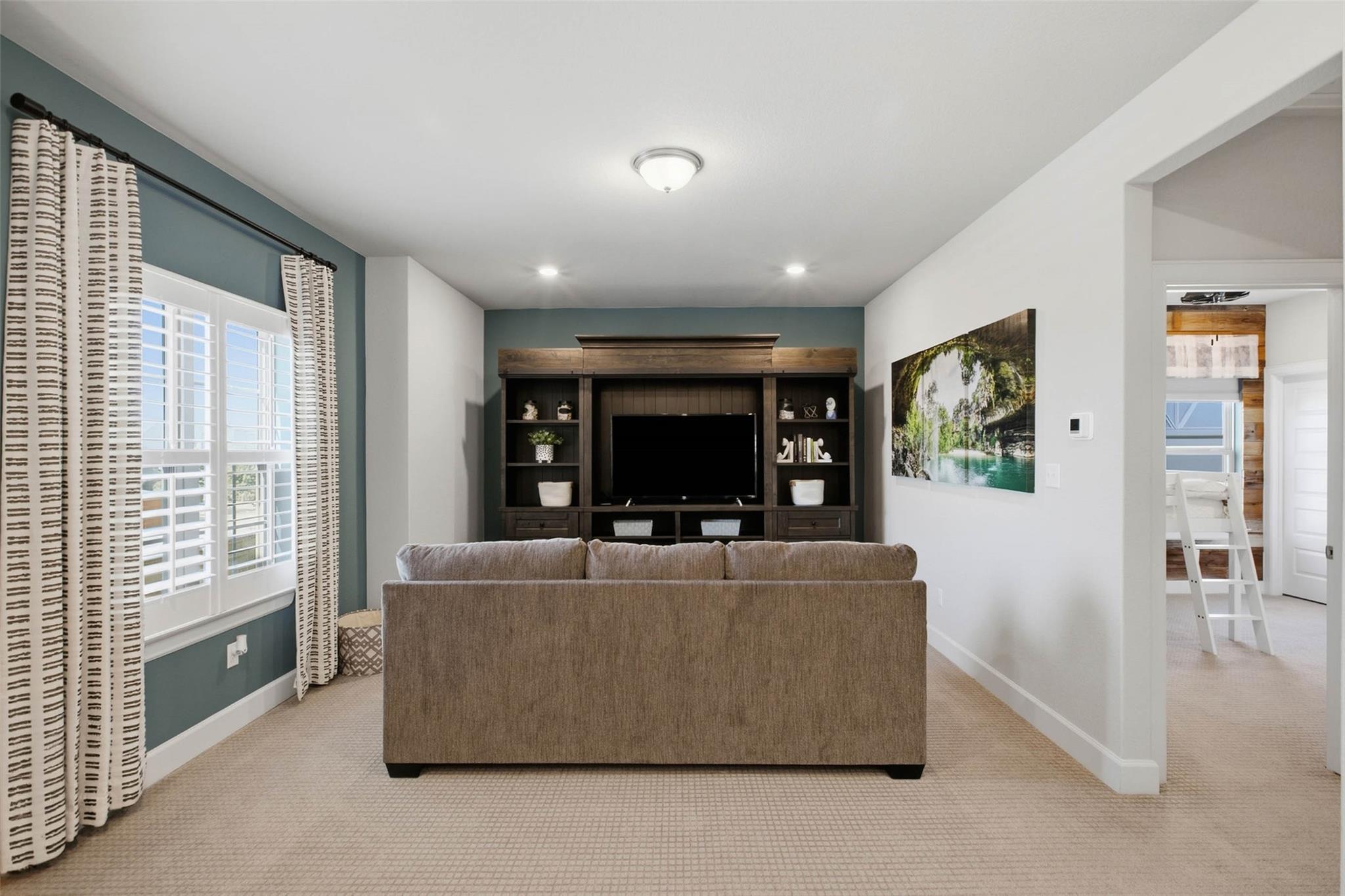 7009 Empresa DR