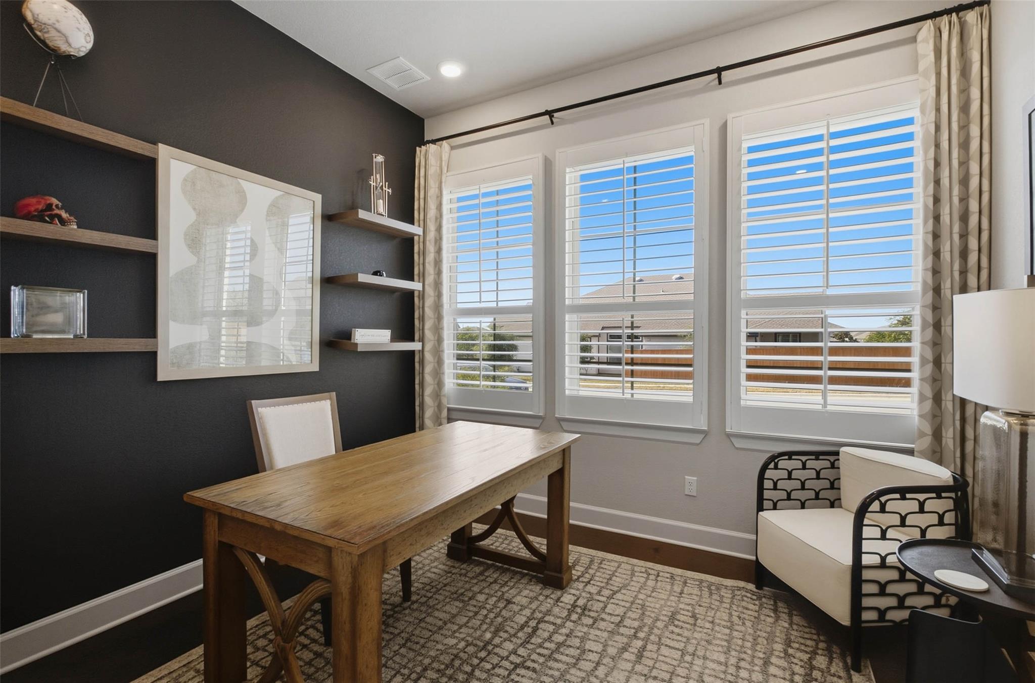7009 Empresa DR