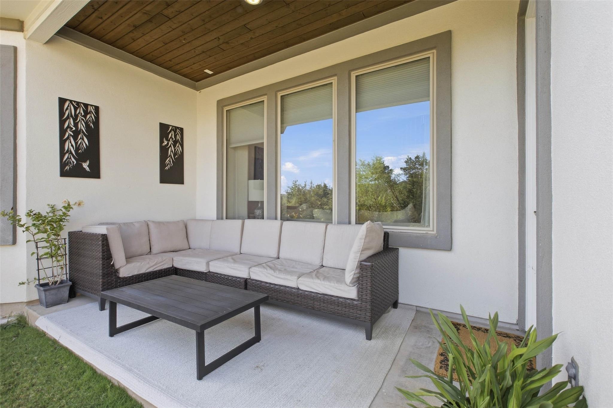 7009 Empresa DR