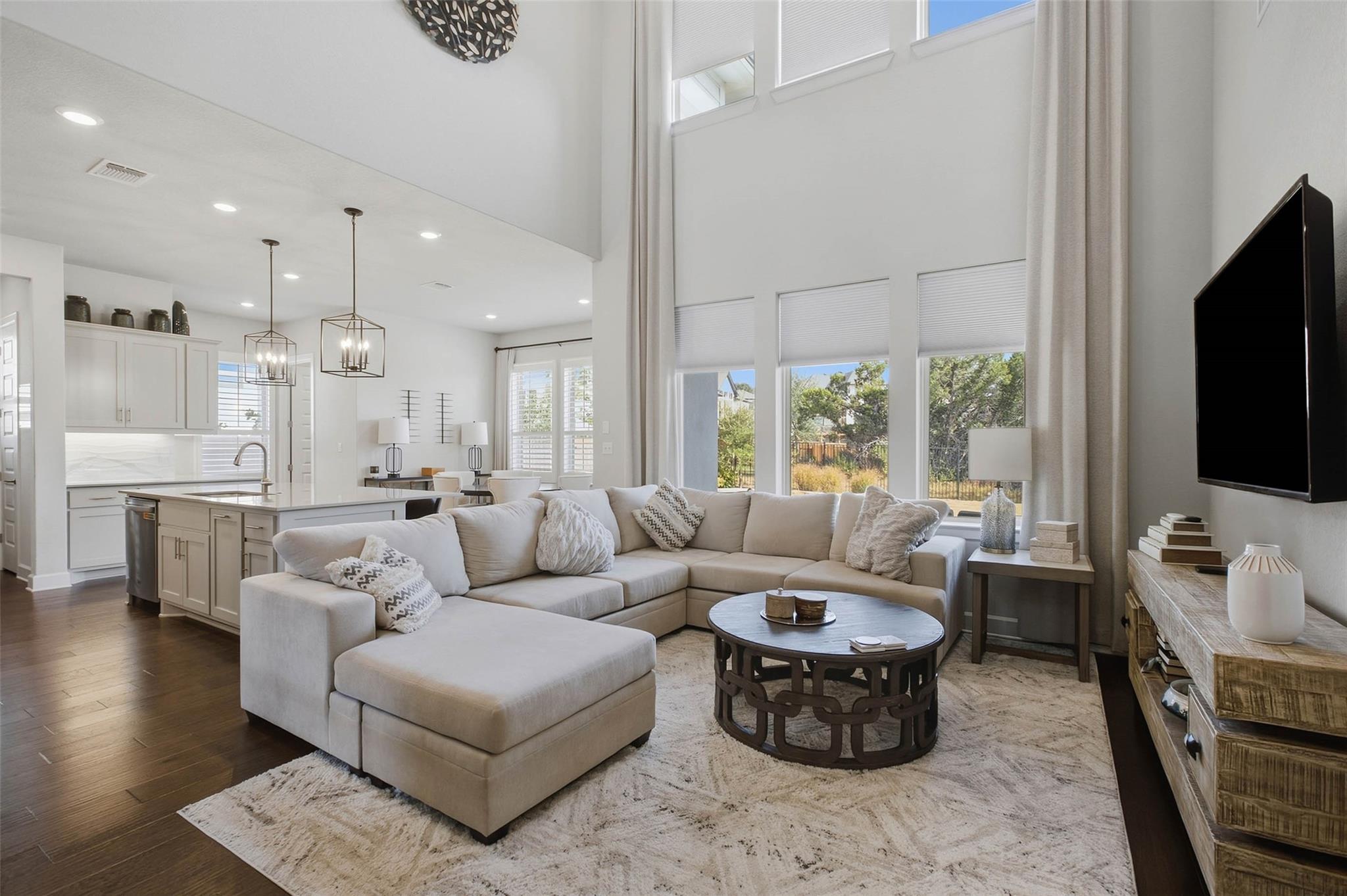 7009 Empresa DR
