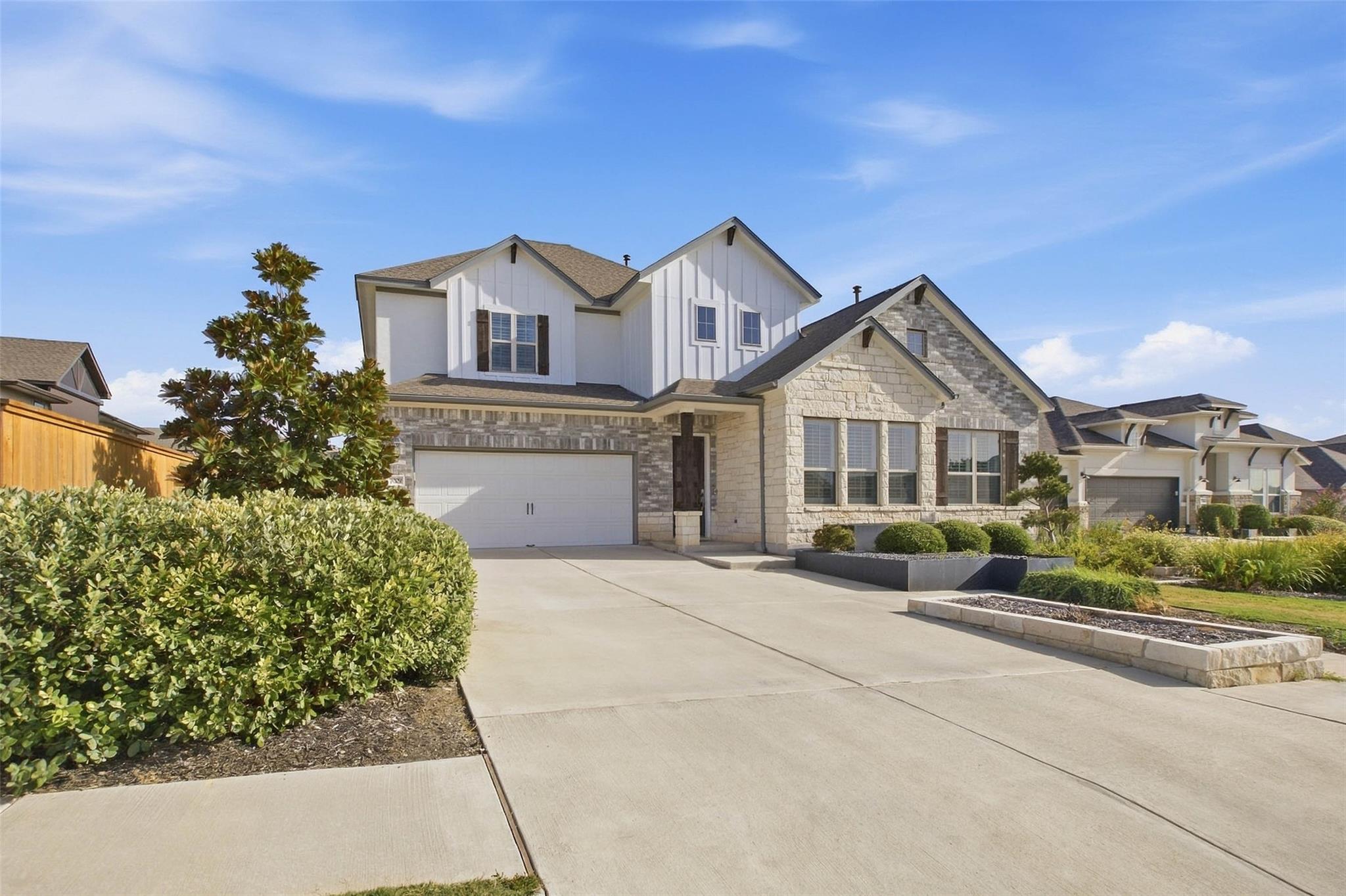 7009 Empresa DR