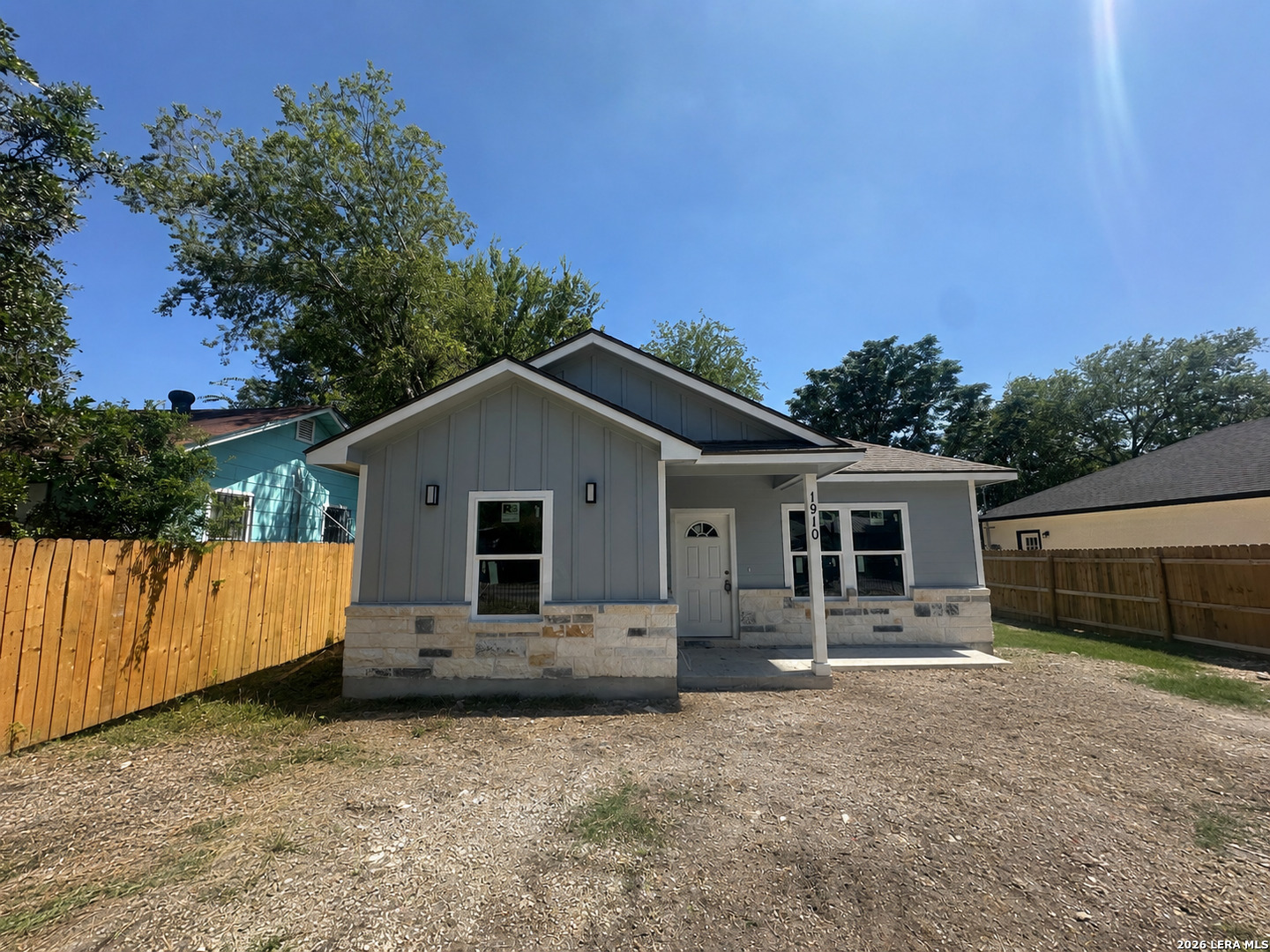 1910 Lennon Ave