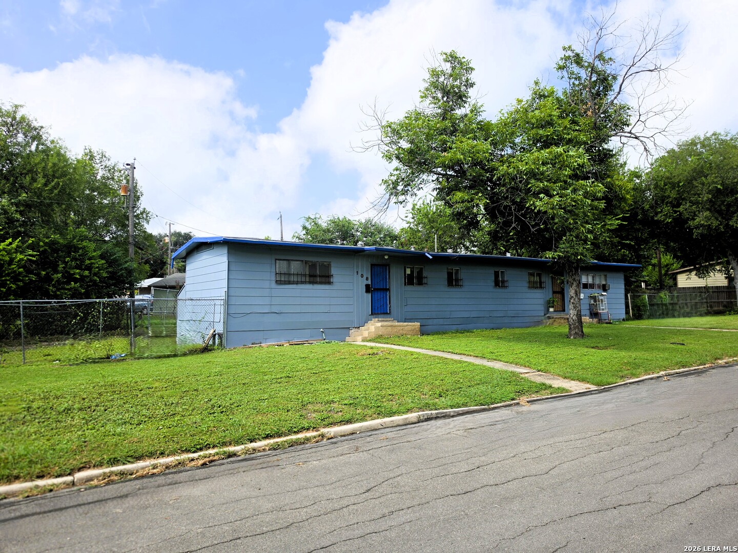 110 Westhill Pl Unit: 4