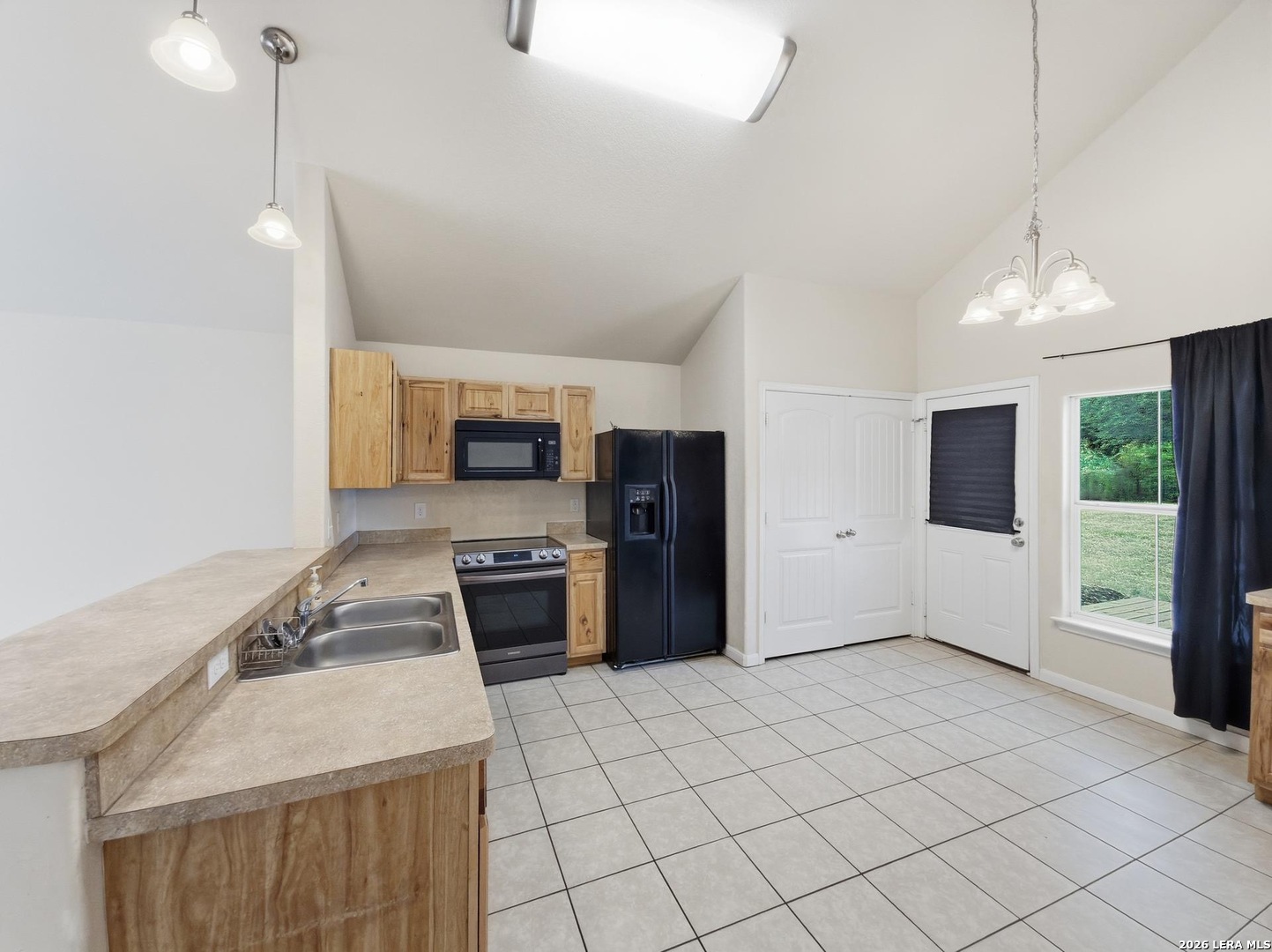 473 HIGH DR