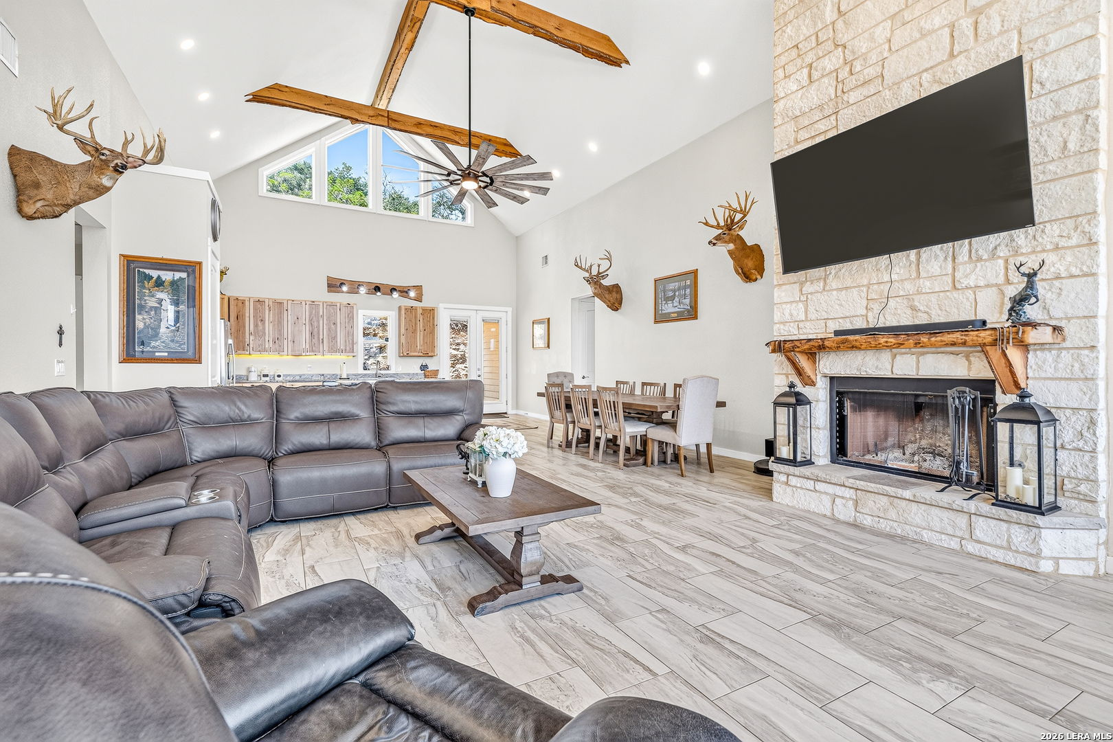 348 WHITE OAK DR