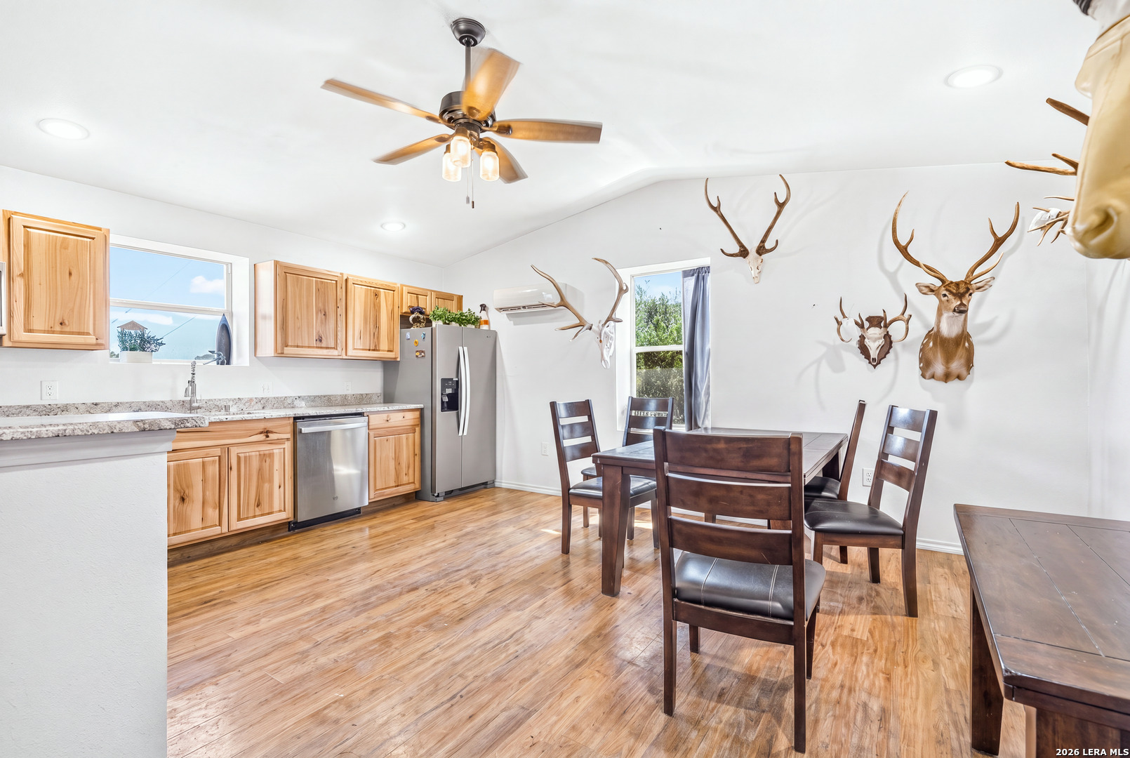 348 WHITE OAK DR