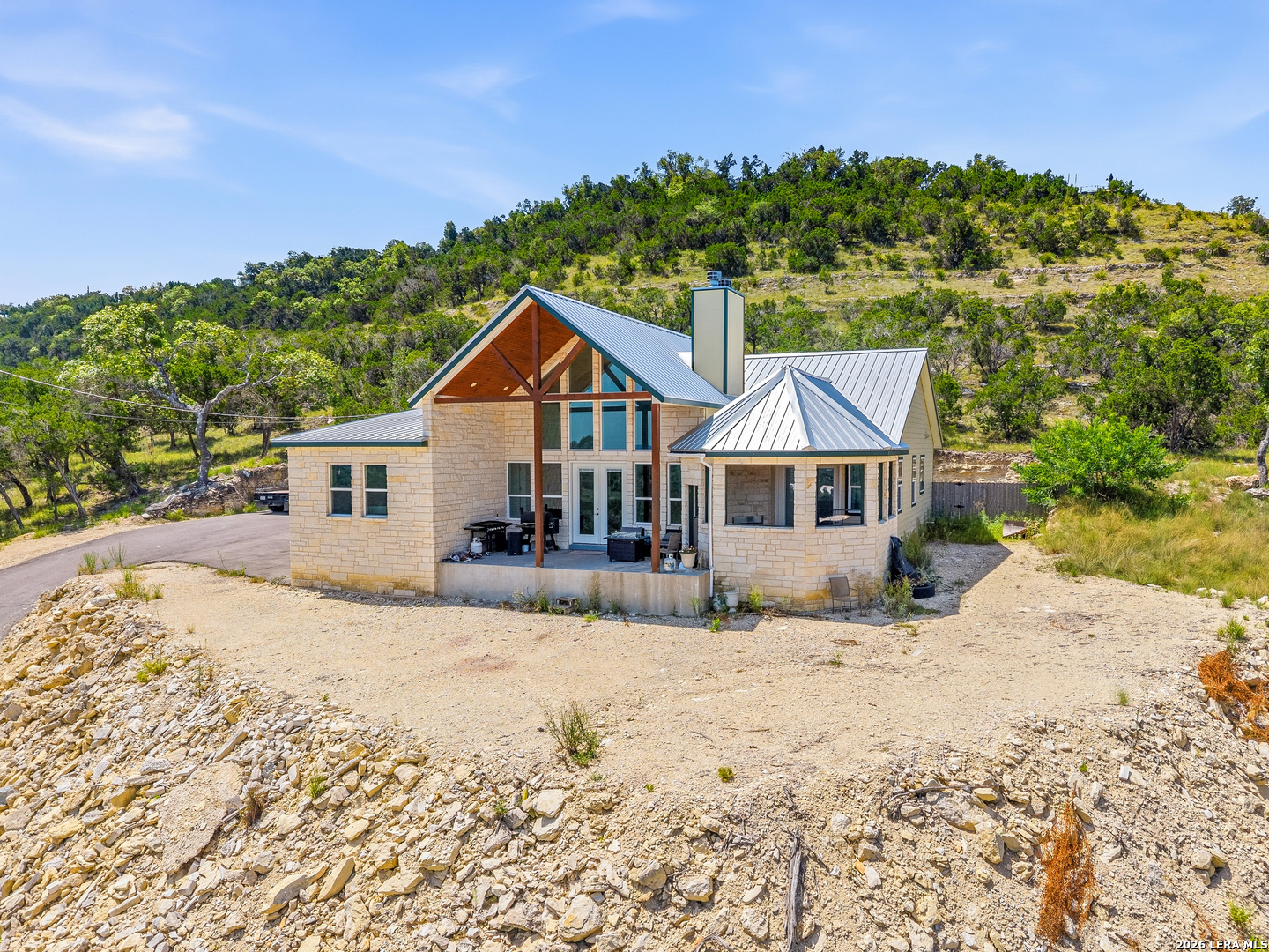 348 WHITE OAK DR