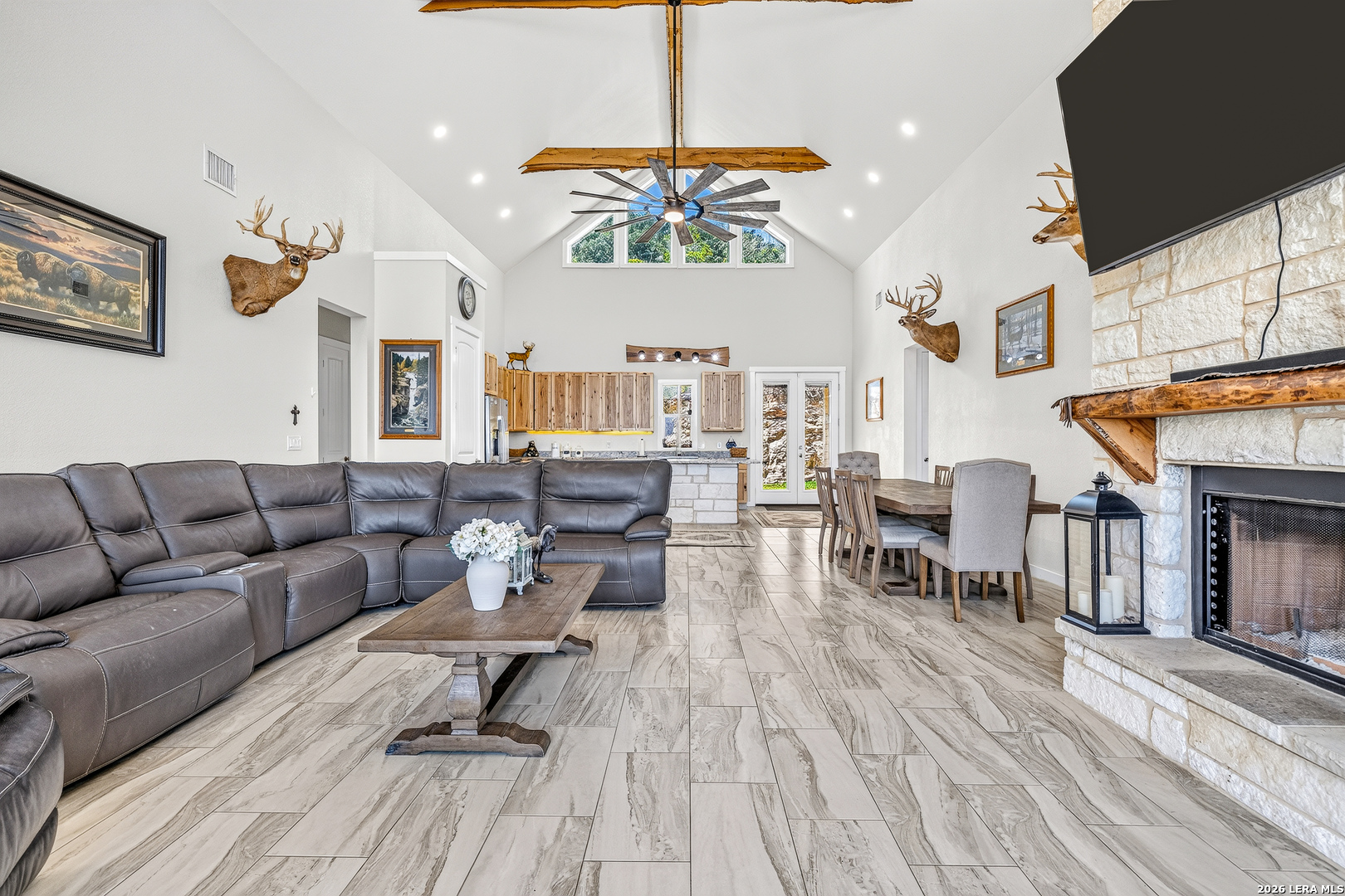348 WHITE OAK DR