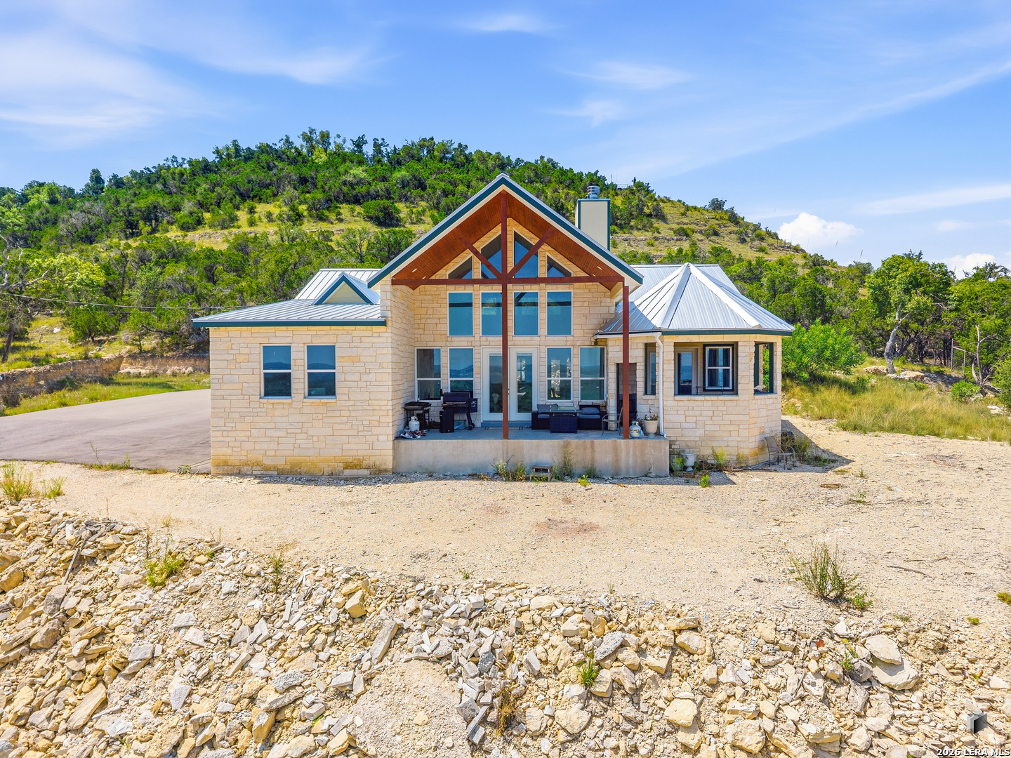 348 WHITE OAK DR