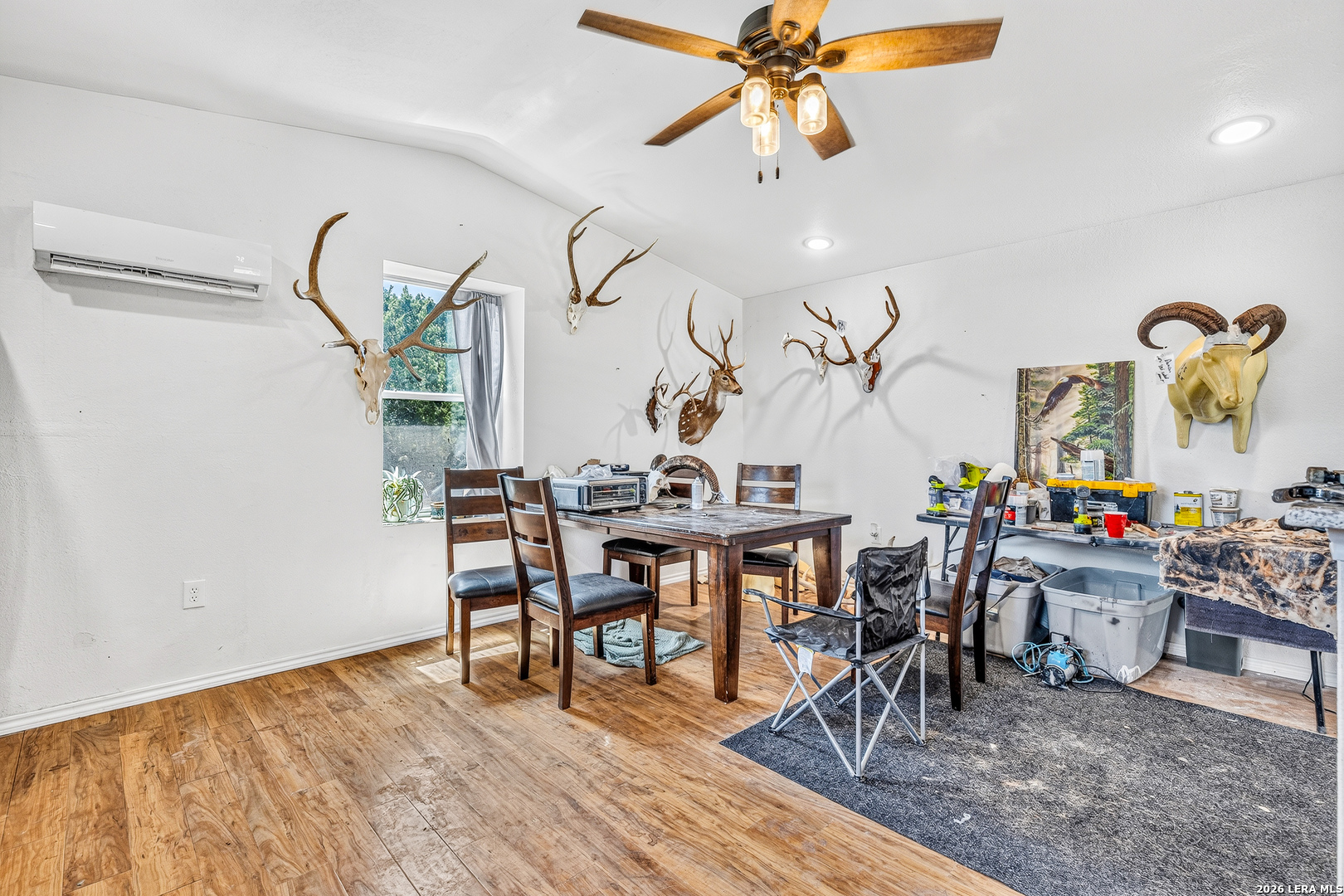 348 WHITE OAK DR