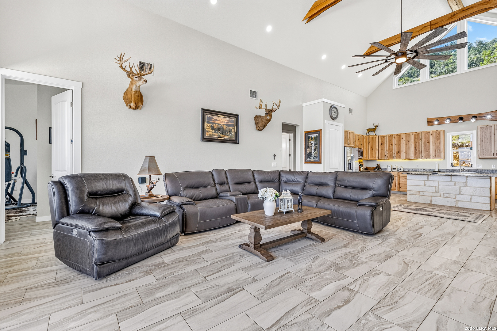 348 WHITE OAK DR