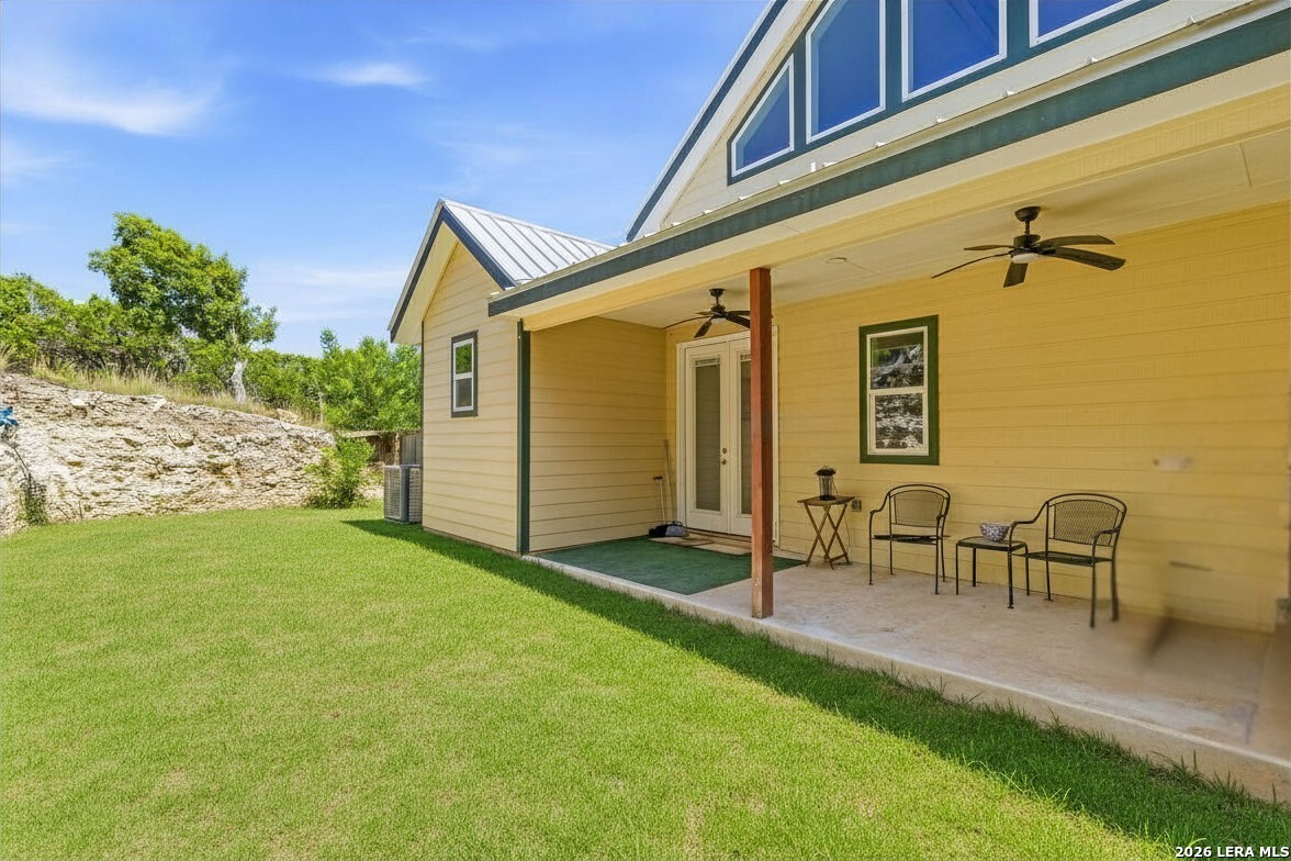 348 WHITE OAK DR