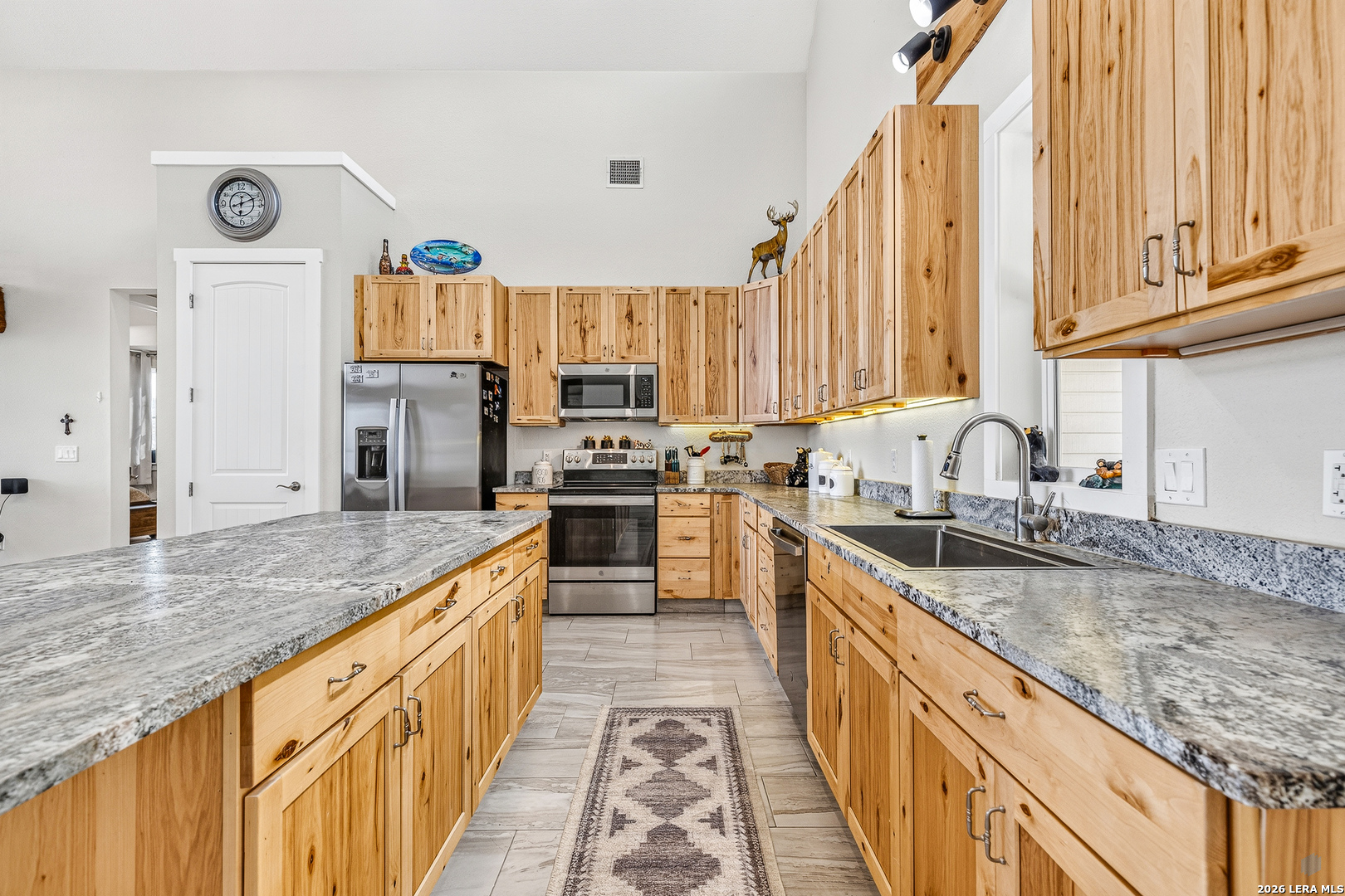 348 WHITE OAK DR