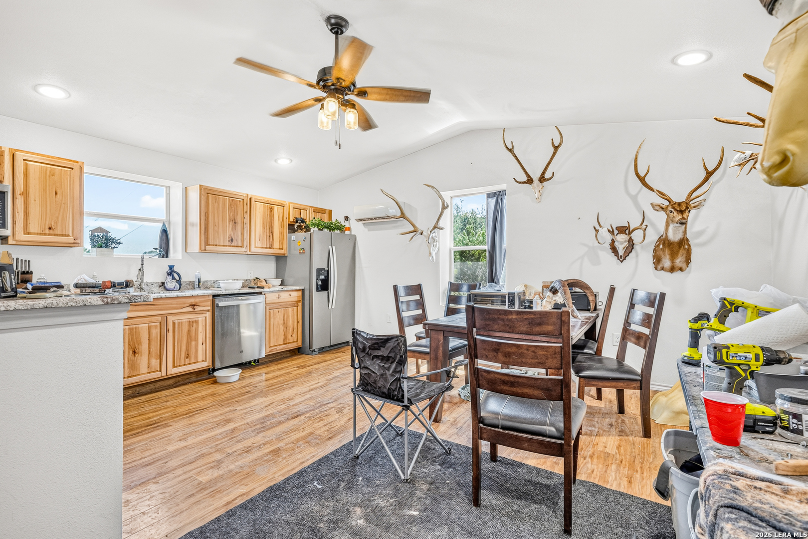 348 WHITE OAK DR