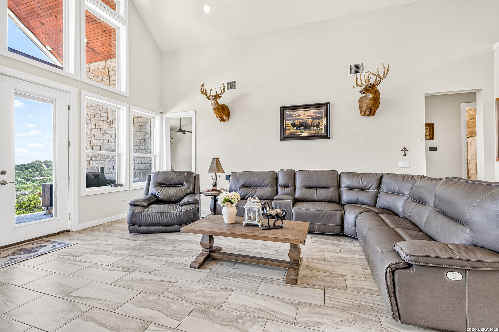 348 WHITE OAK DR