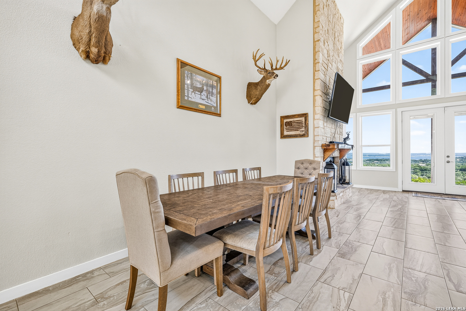 348 WHITE OAK DR