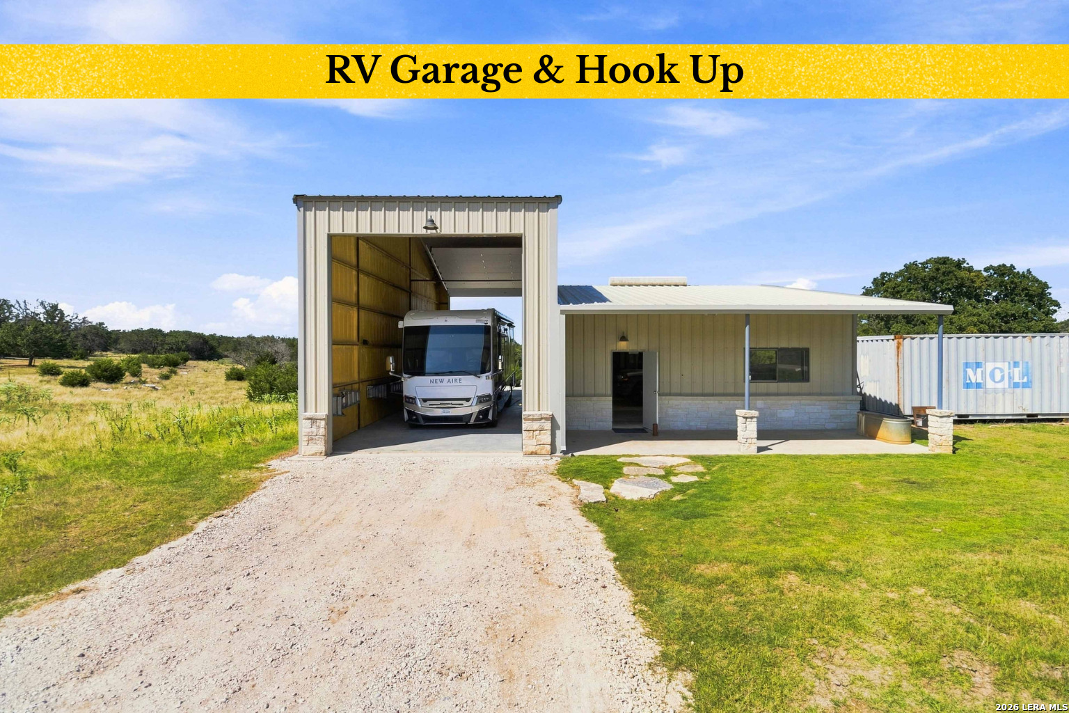 160 LIVE OAK LN