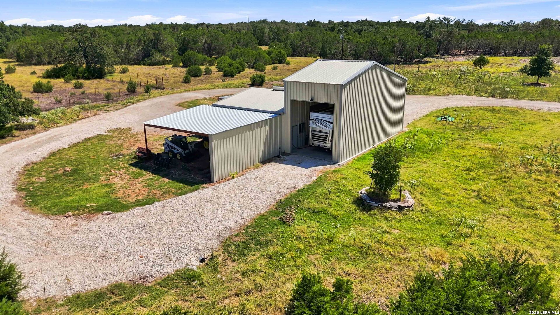 160 LIVE OAK LN