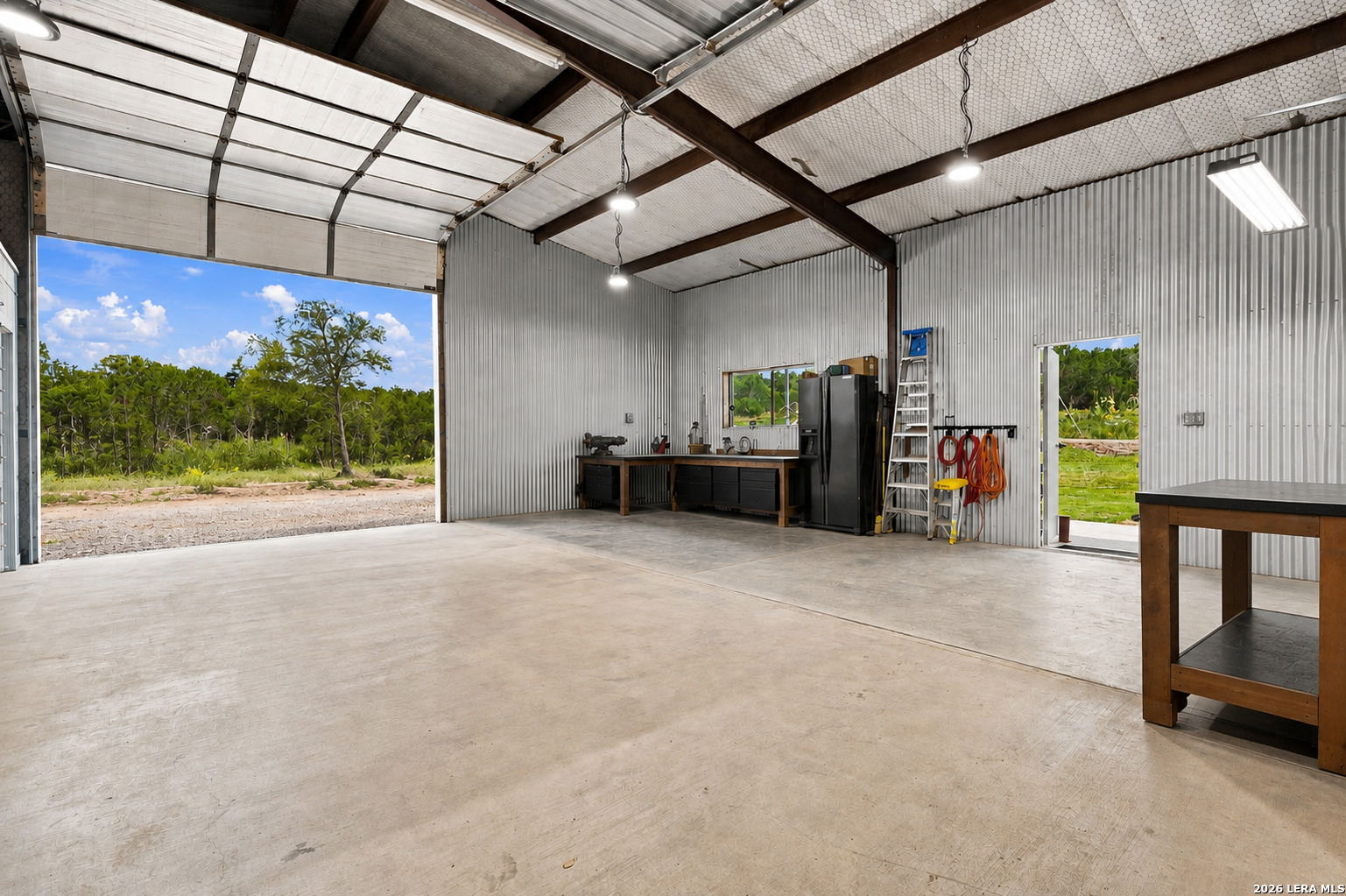 160 LIVE OAK LN