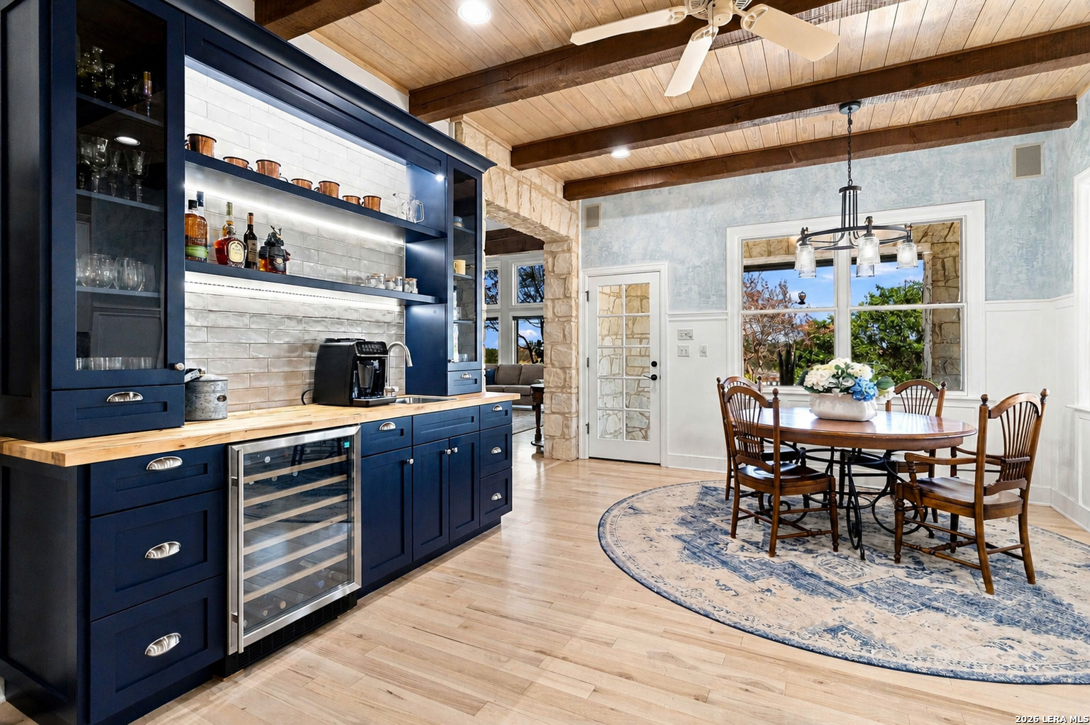 160 LIVE OAK LN