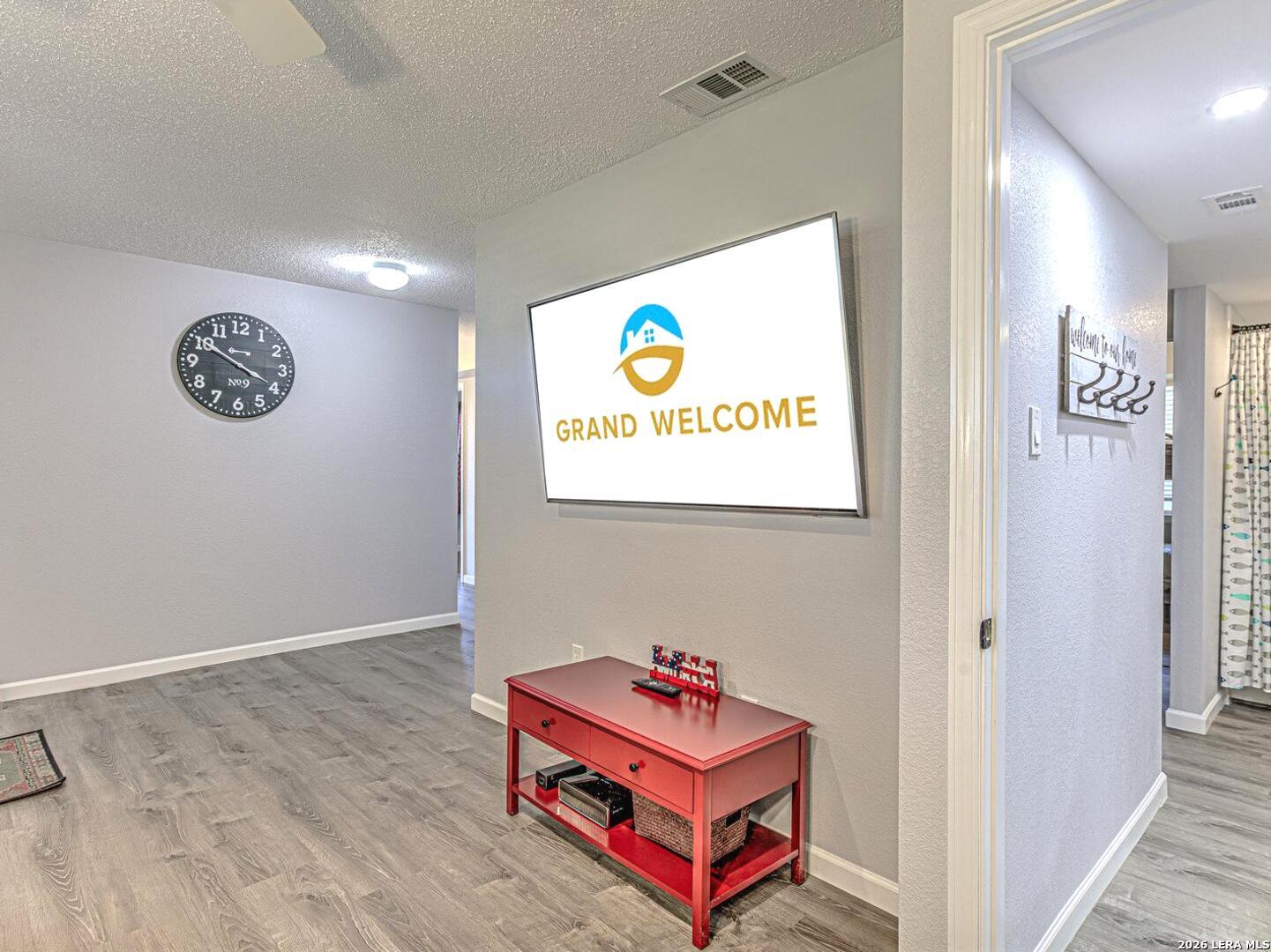 208 Riverside Dr