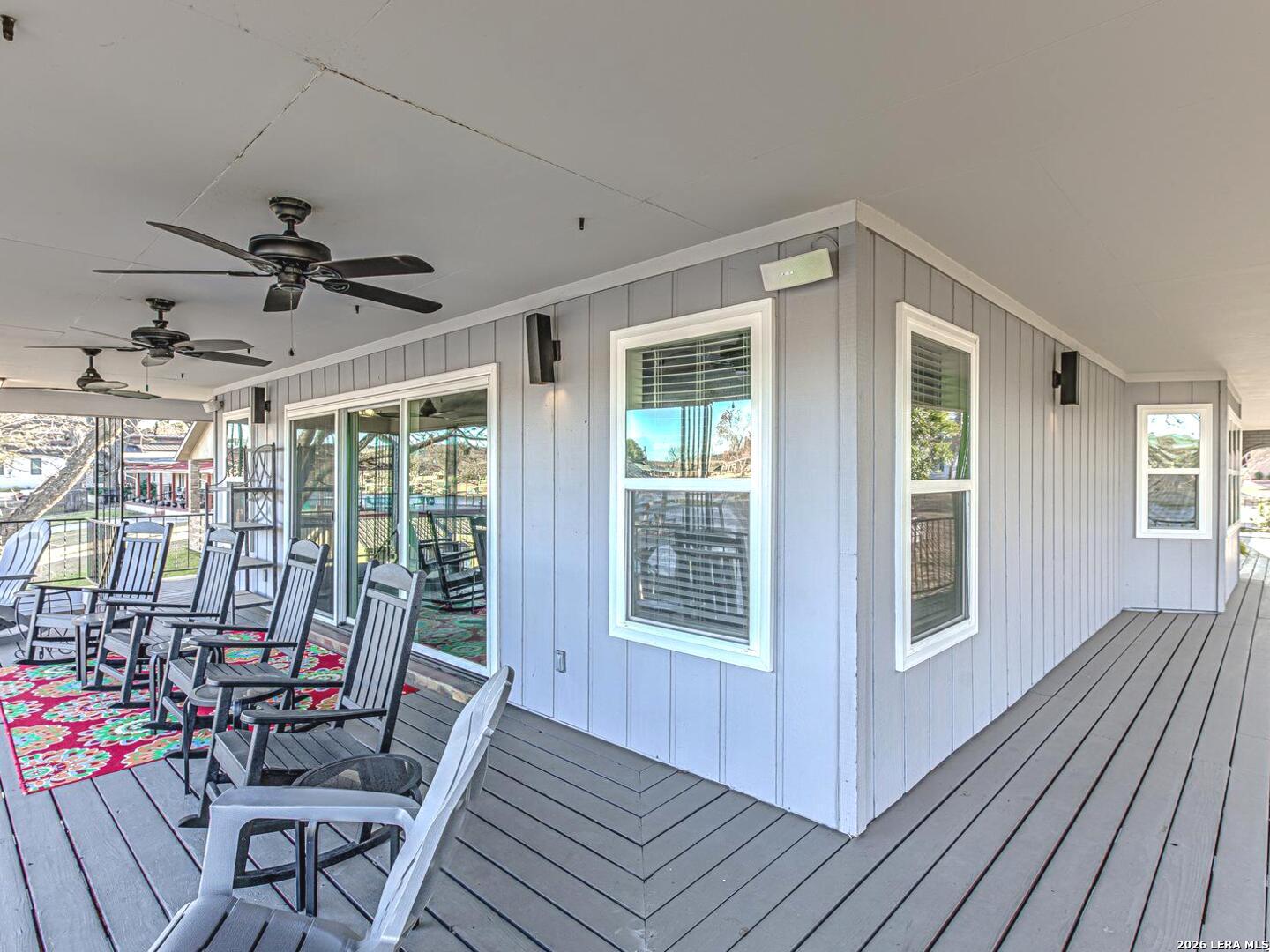 208 Riverside Dr