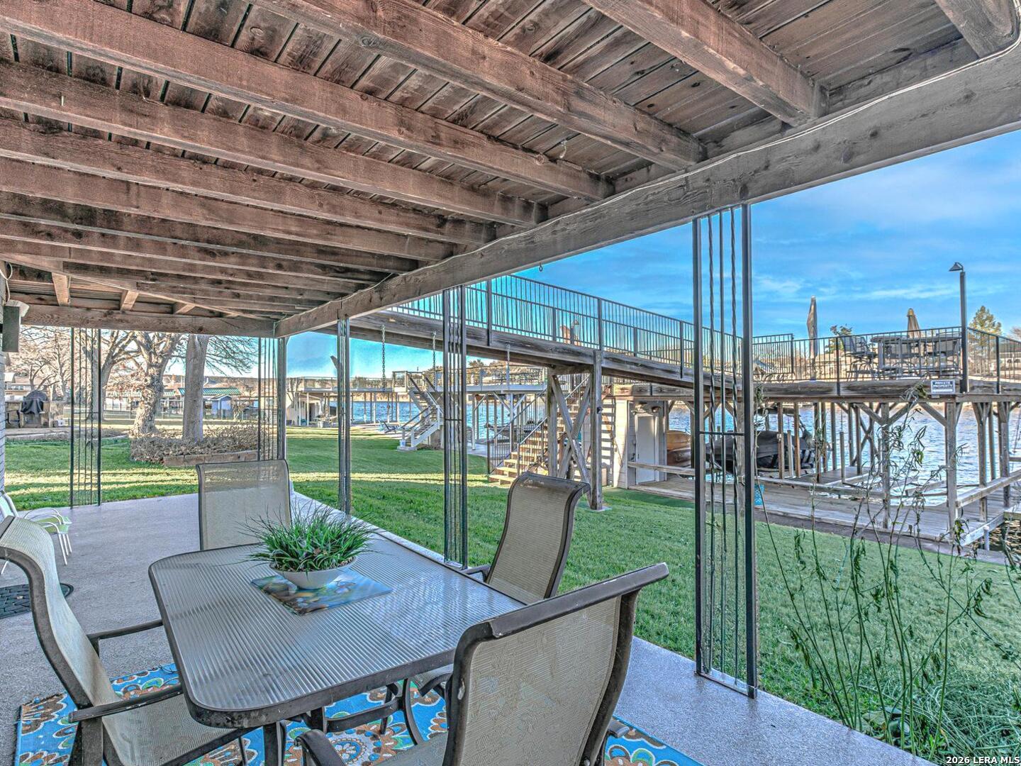 208 Riverside Dr