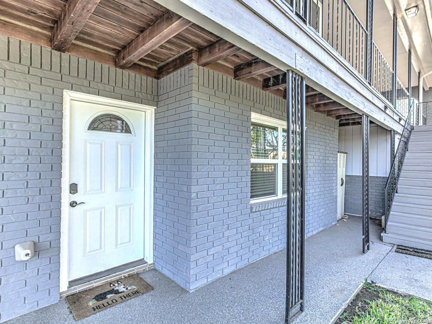 208 Riverside Dr