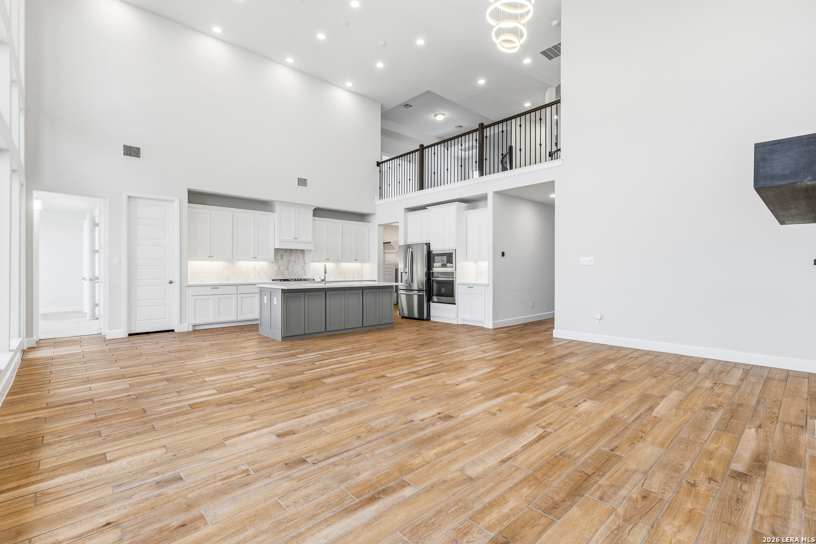 3230 Little Willow