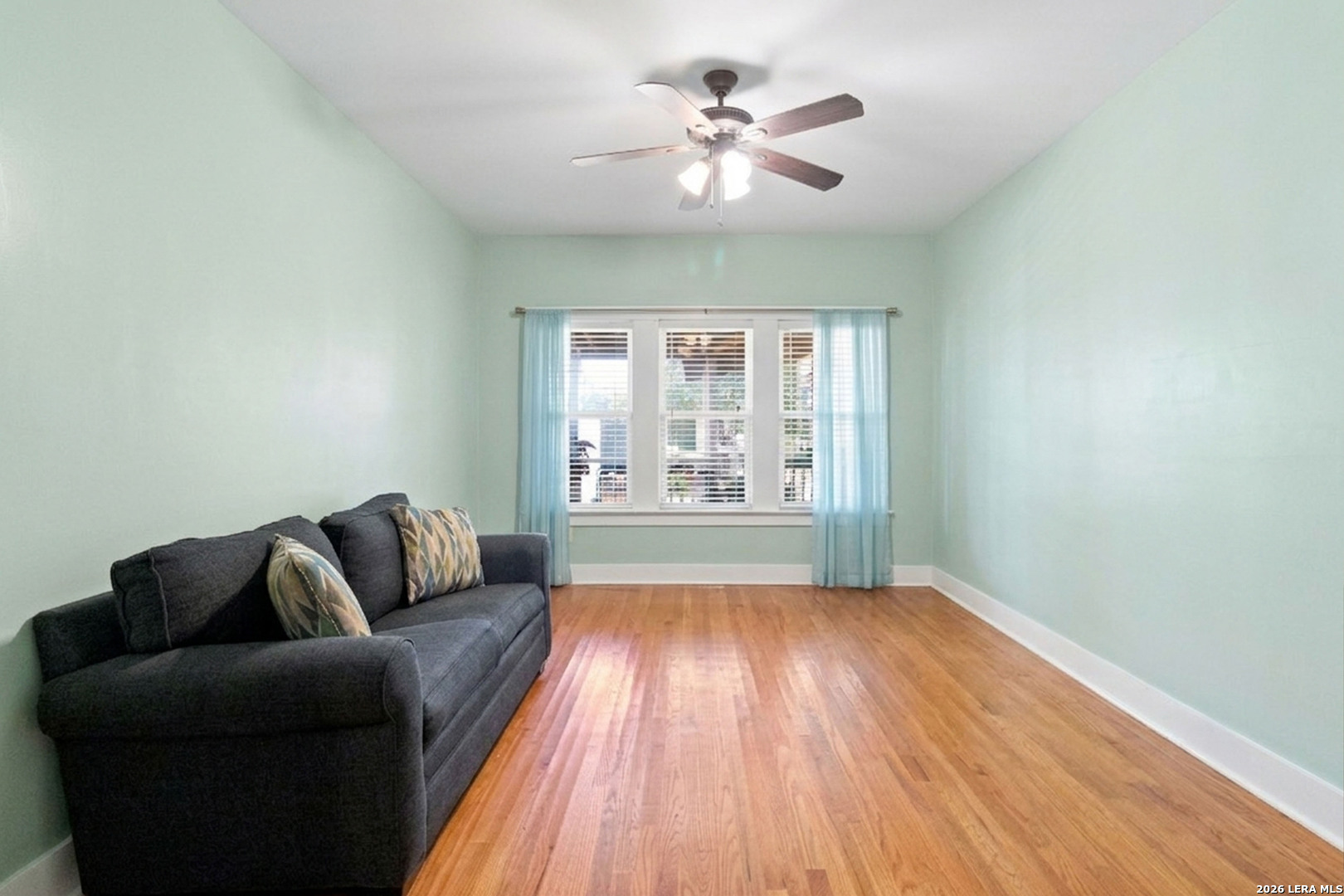 362 BLACK OAK DR