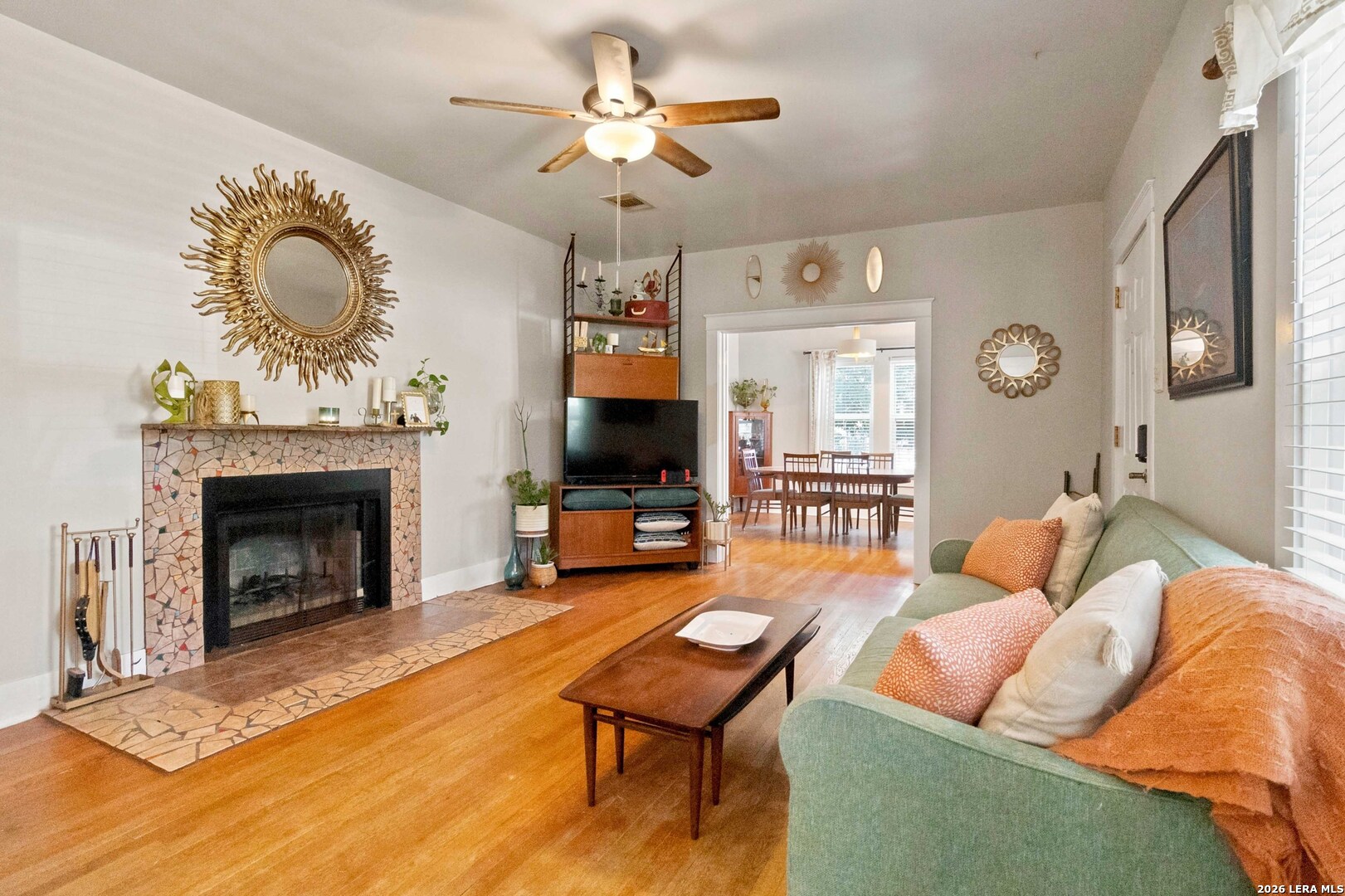 362 BLACK OAK DR