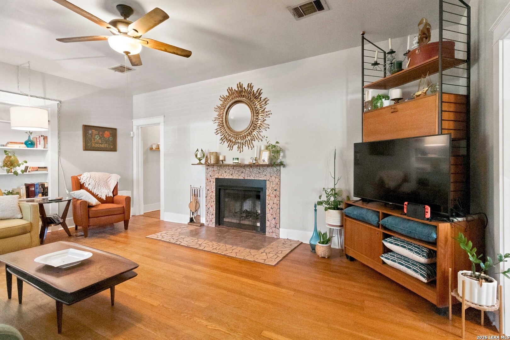 362 BLACK OAK DR