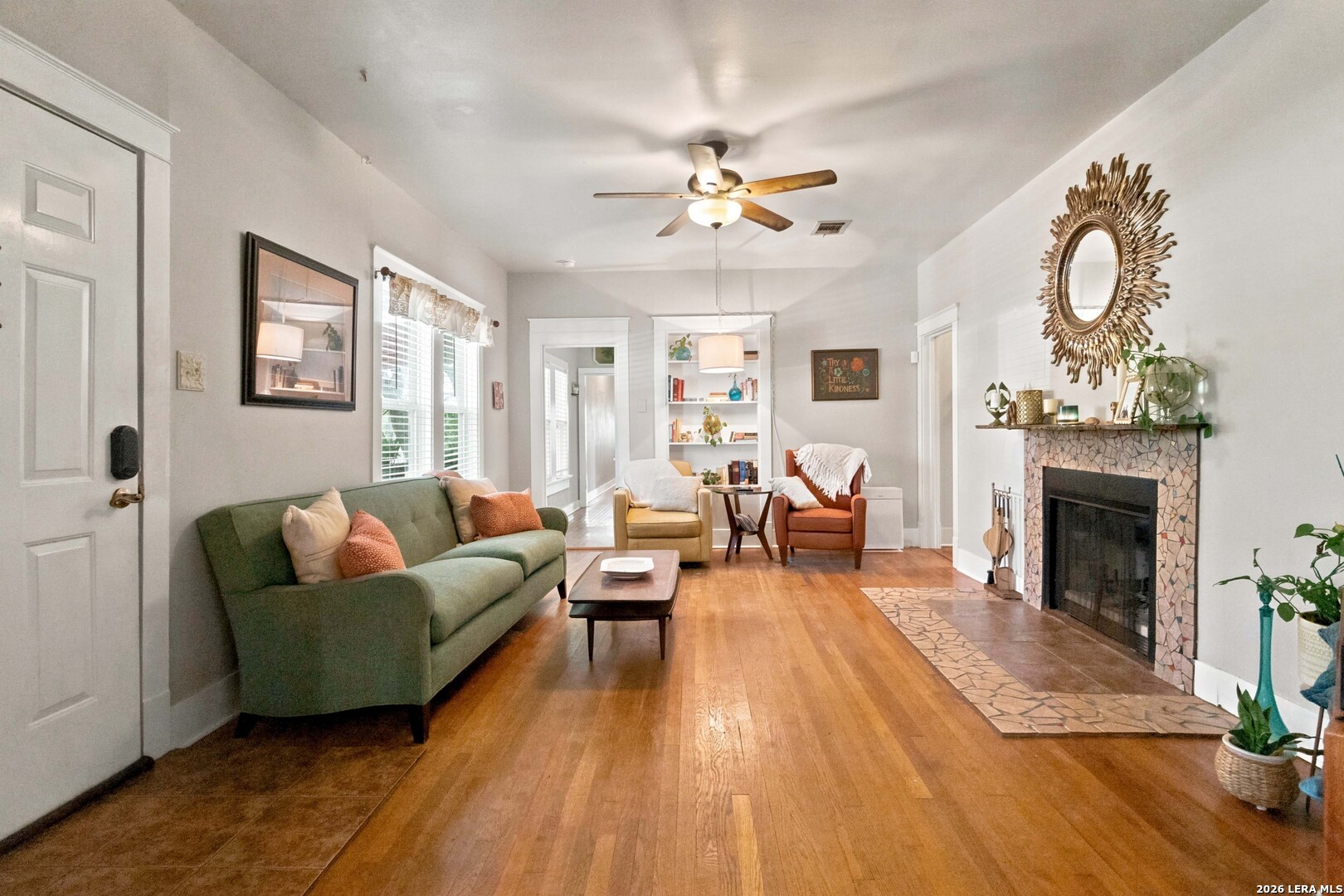 362 BLACK OAK DR