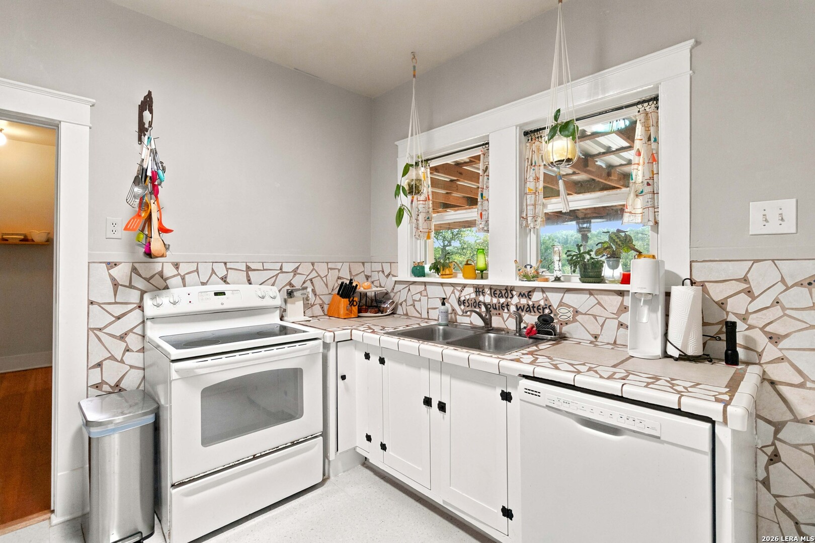 362 BLACK OAK DR