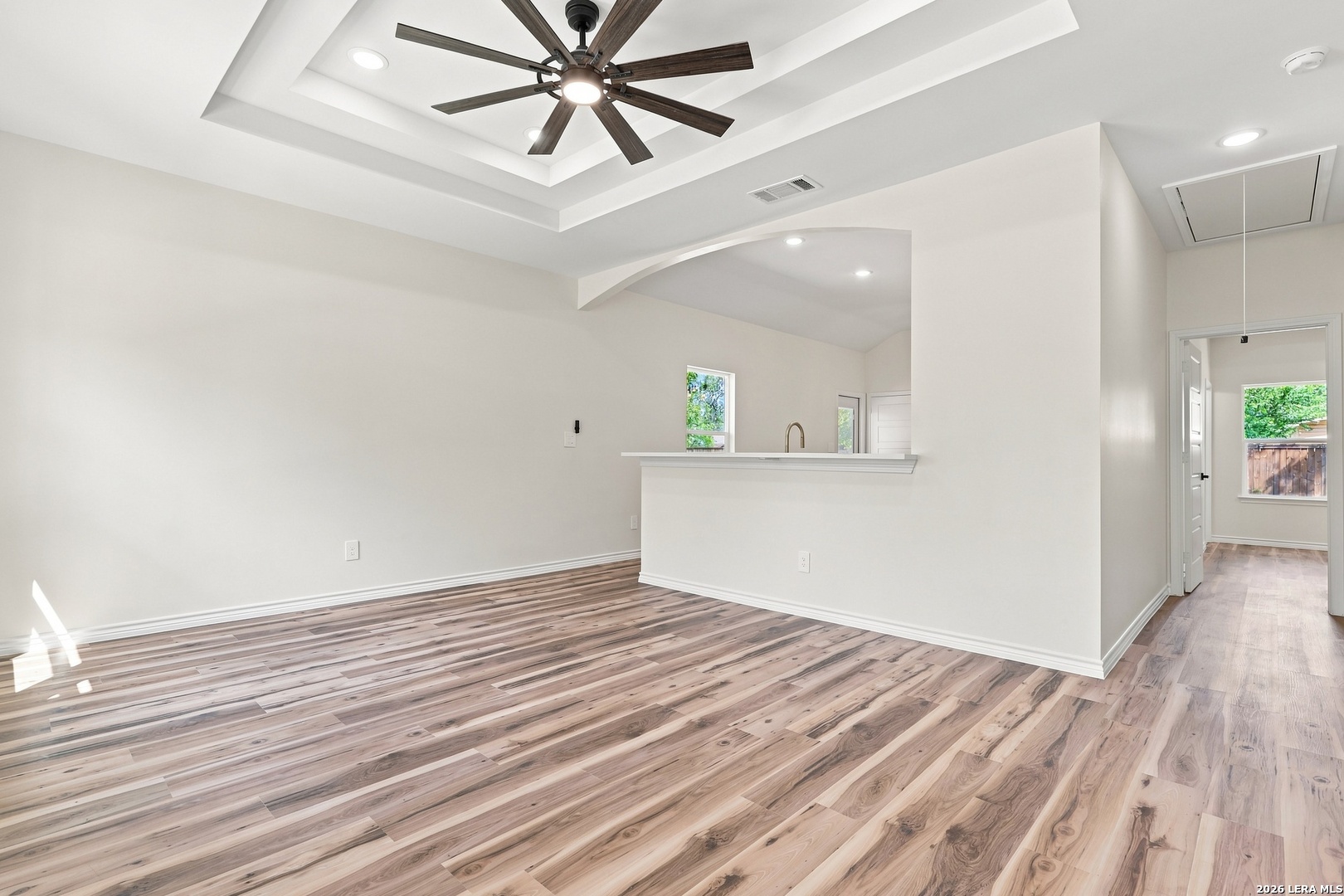 1123 VICKERS AVE